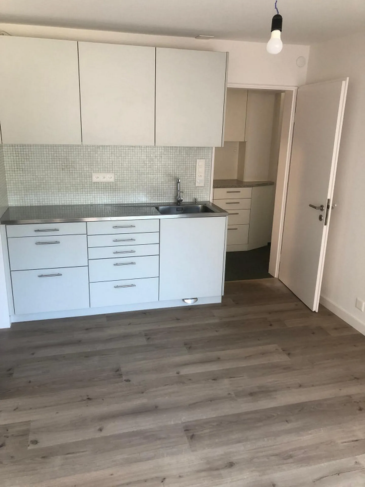 Büro / Atelier / Praxis / Gewerberäume - Foto 9 von 14