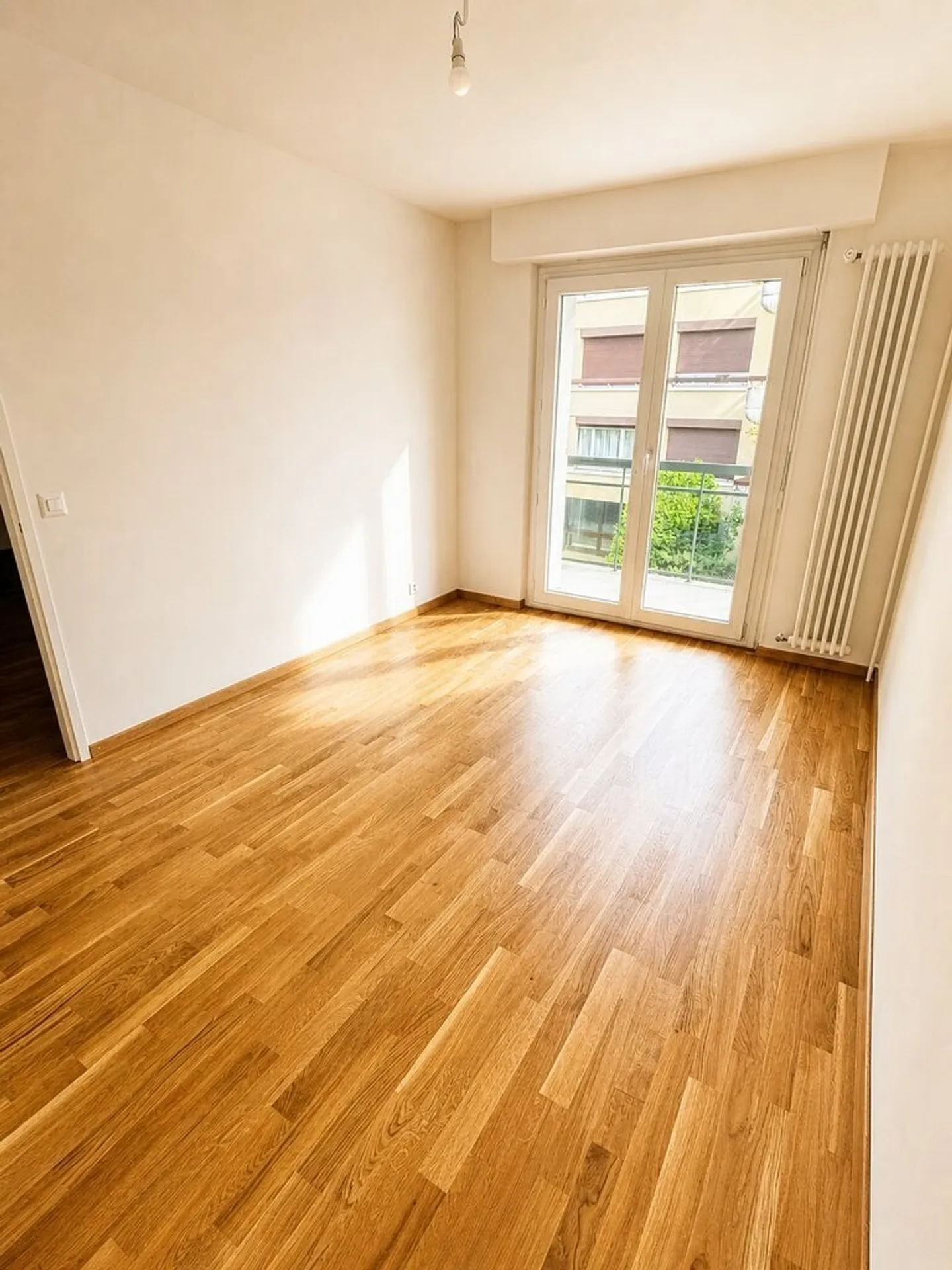 Bell'appartamento di 3,5 stanze completamente ristrutturato - Foto 4 di 9