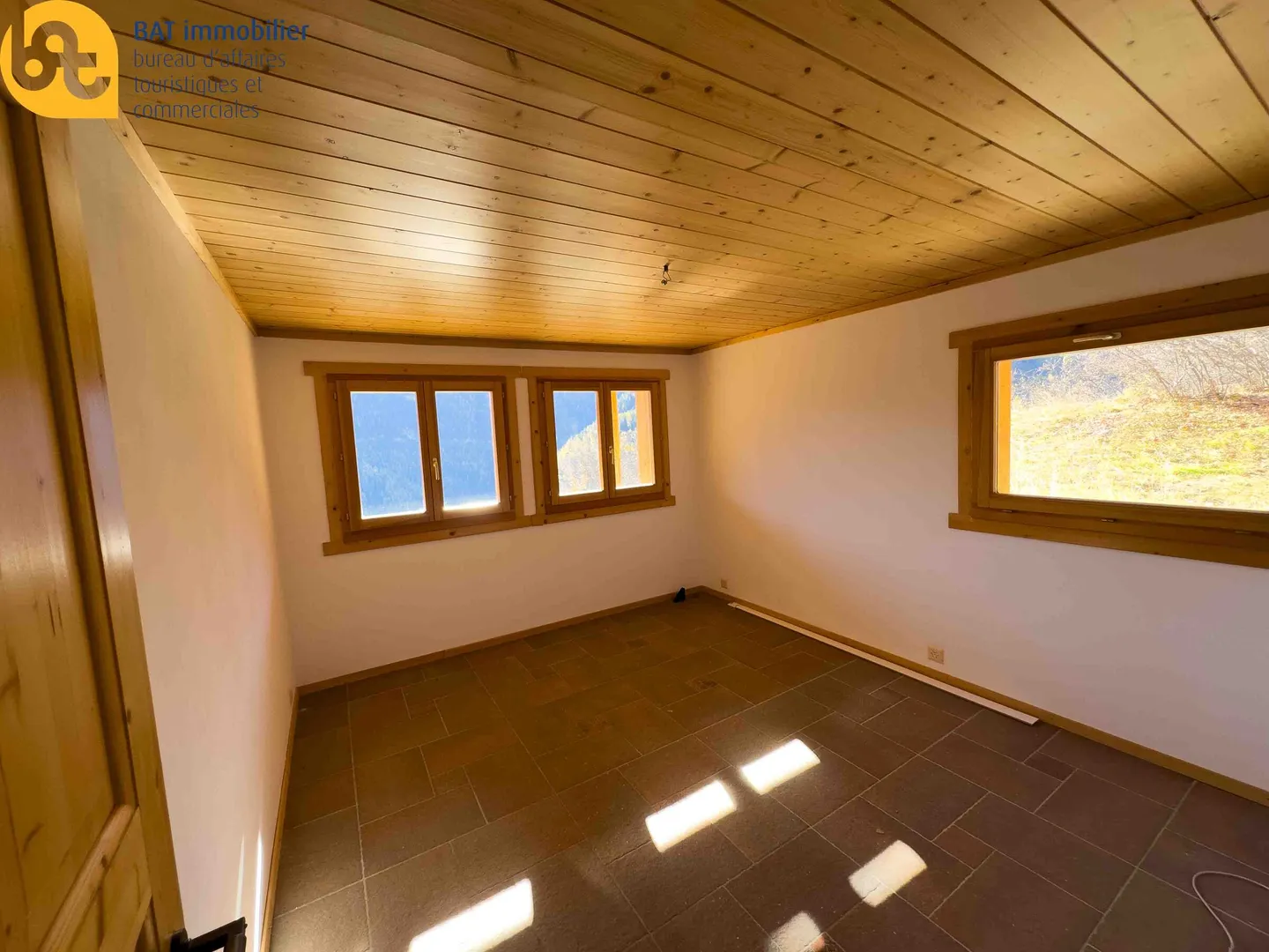 Apartment for rent - Photo 4 of 12