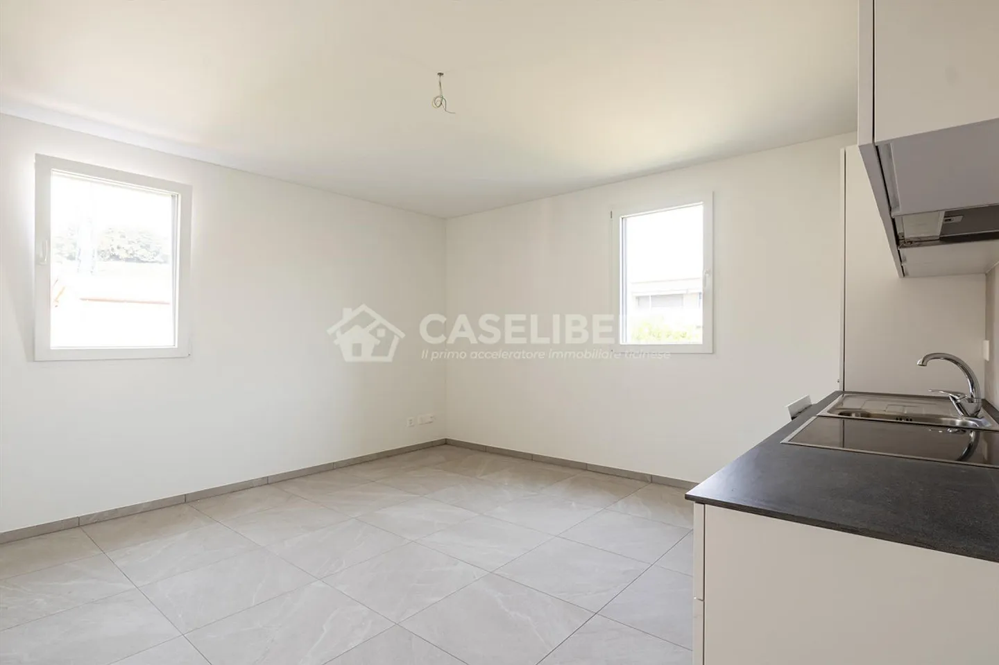 NEW 2.5 ROOMS IN STABIO - Photo 2 of 8
