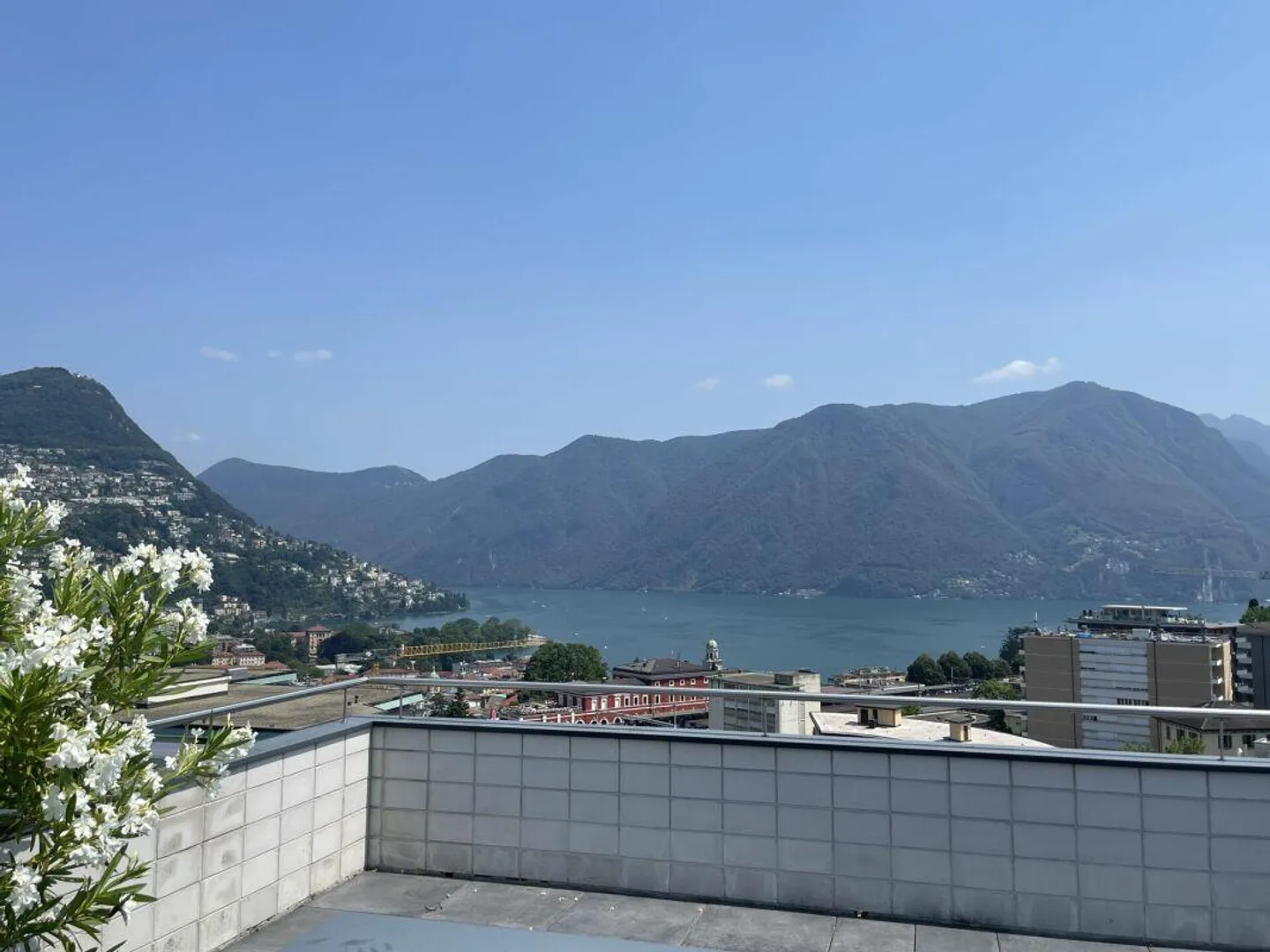 Lugano: Attico di charme, a un passo dal cuore della città - Foto 2 di 17