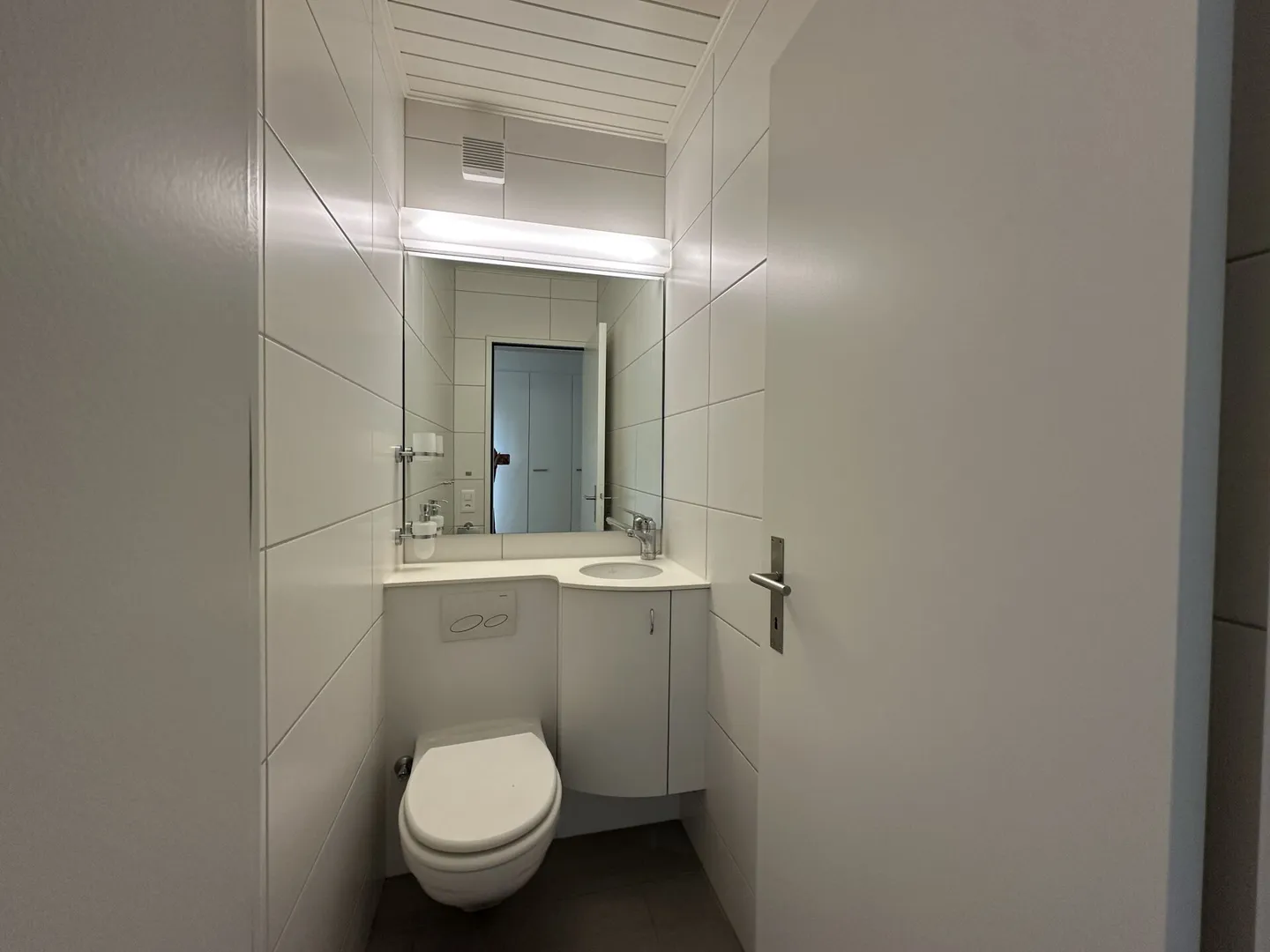 Appartement lumineux avec espace de jardin - Photo 3 sur 16