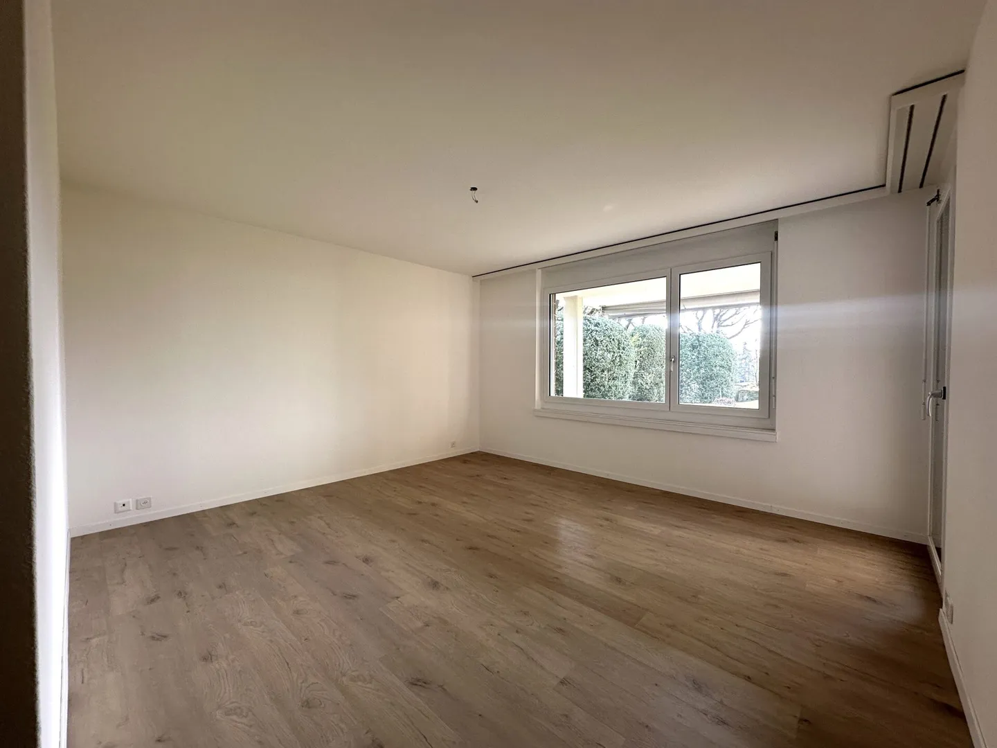 Appartement lumineux avec espace de jardin - Photo 7 sur 16