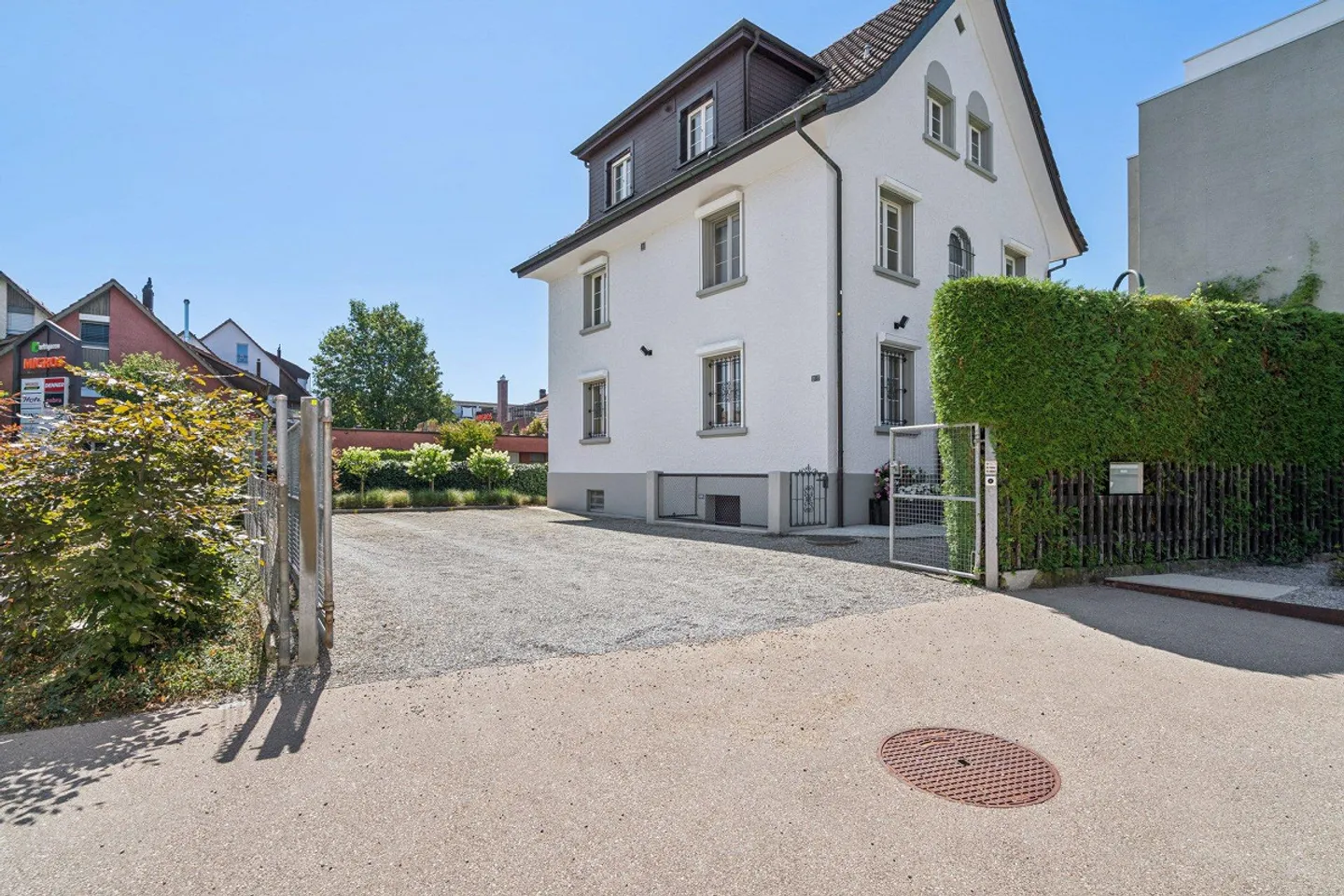 Geräumiges Einfamilienhaus - Foto 1 von 10