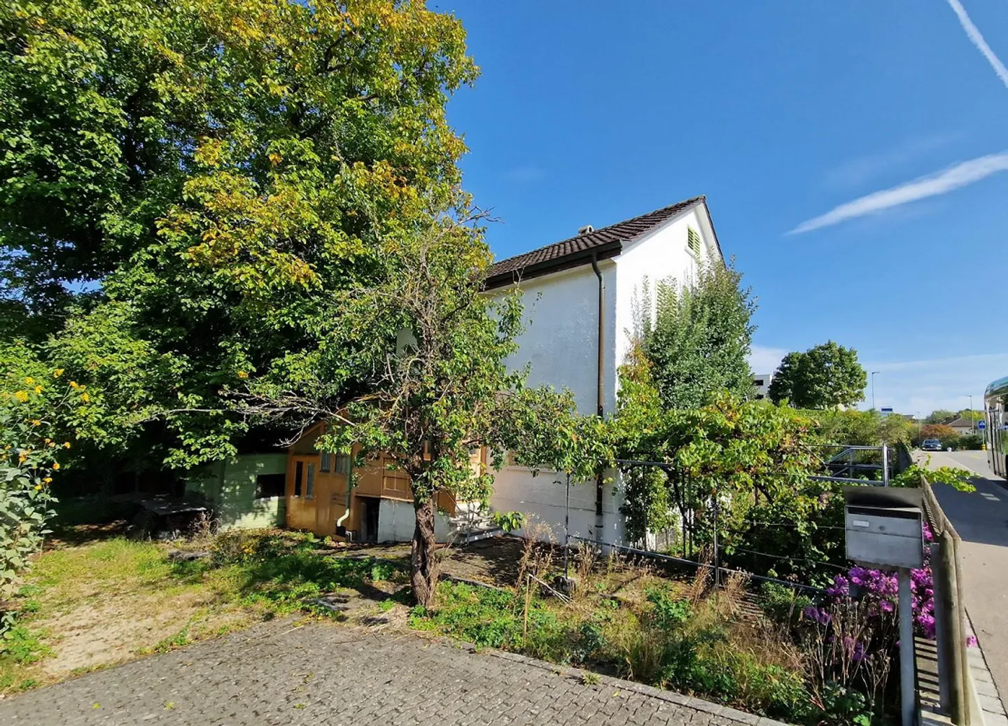 Rareté charmante avec potentiel de développement au cœur de Glattbrugg - Photo 2 sur 4