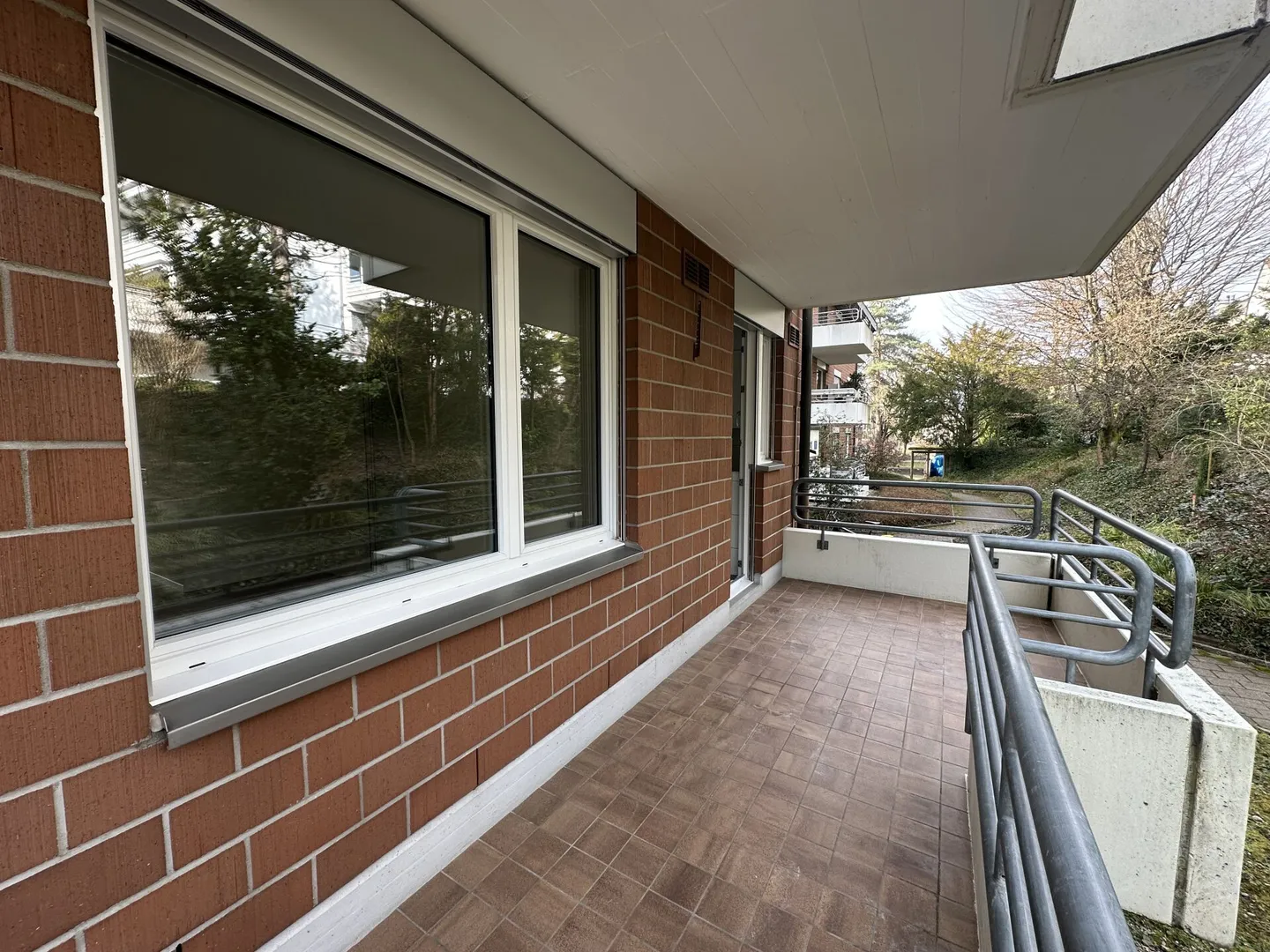 Appartement lumineux avec espace de jardin - Photo 11 sur 16