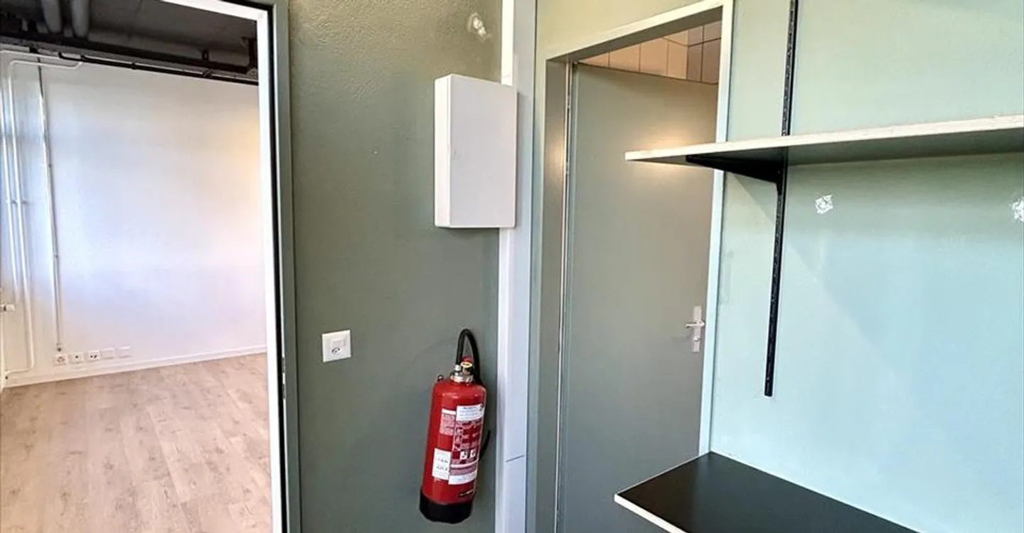 Edificio ad uso misto in affitto - Foto 1 di 11