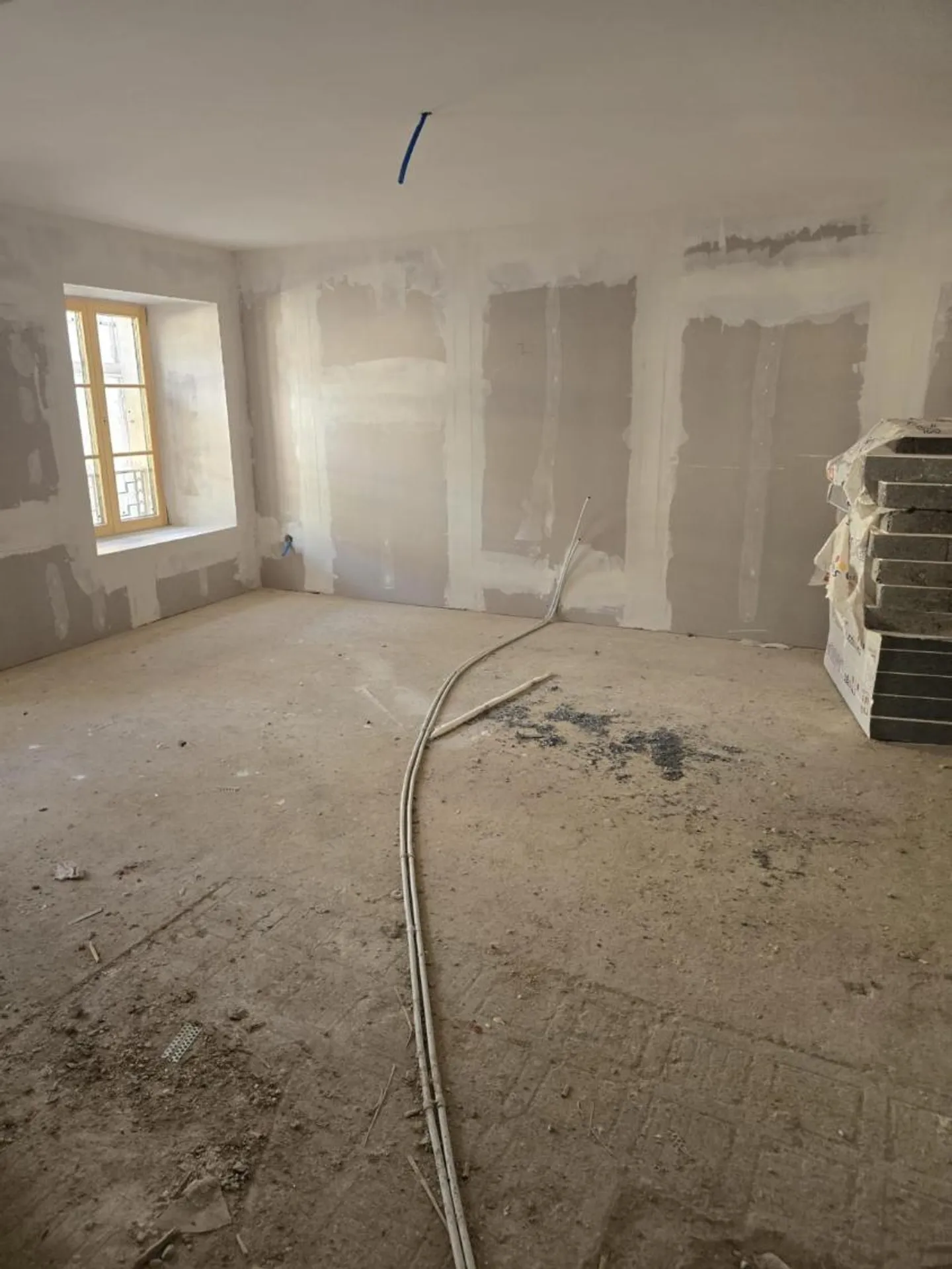 Building completely renovated? 4 apartments + 1 commercial space in Porrentruy (JU) - Photo 5 of 5
