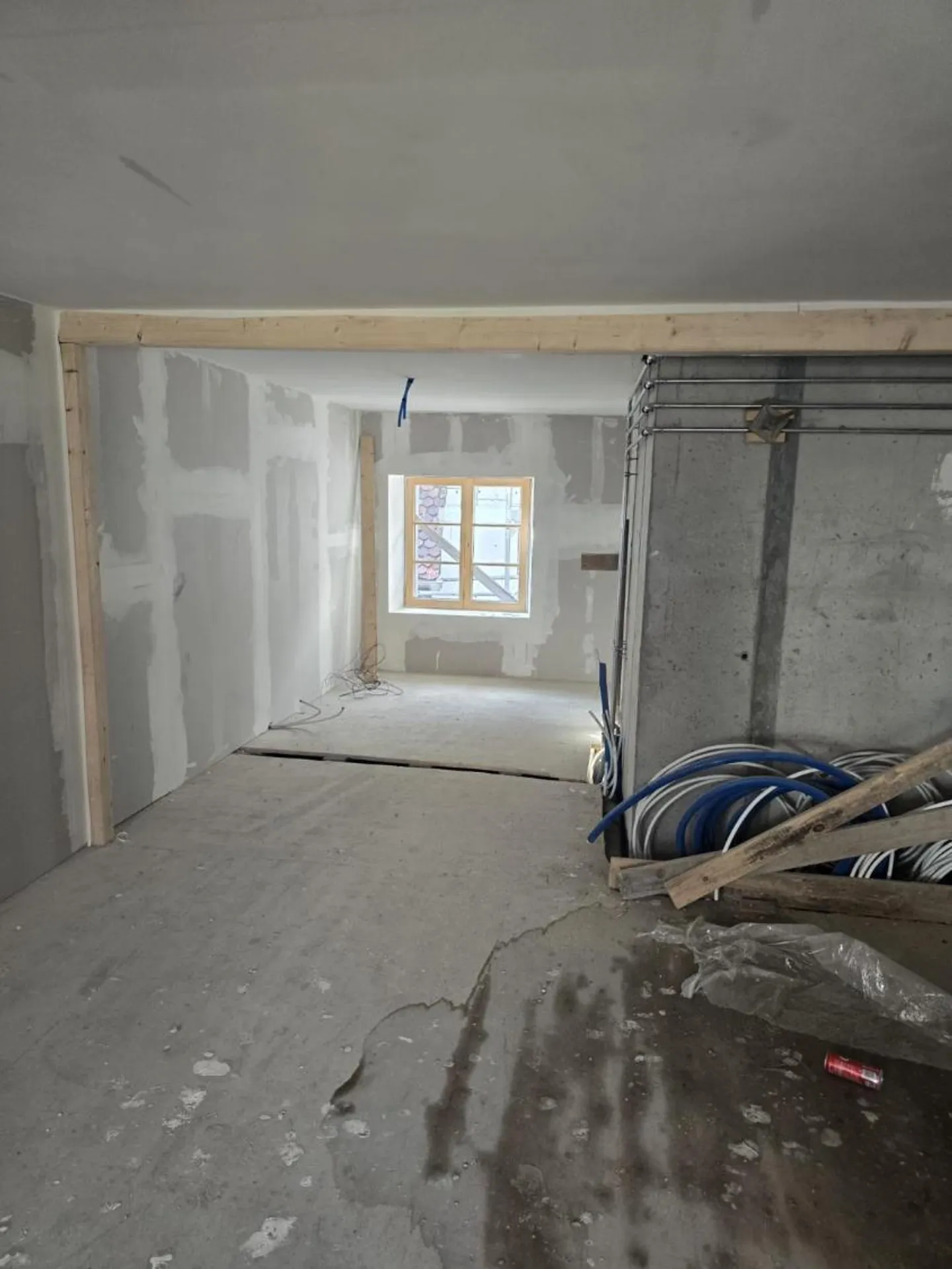 Building completely renovated? 4 apartments + 1 commercial space in Porrentruy (JU) - Photo 2 of 5