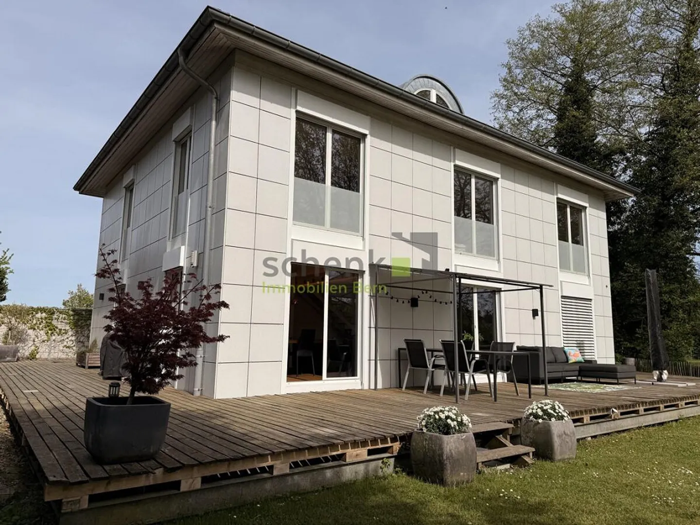 Single house for sale - Photo 1 of 35