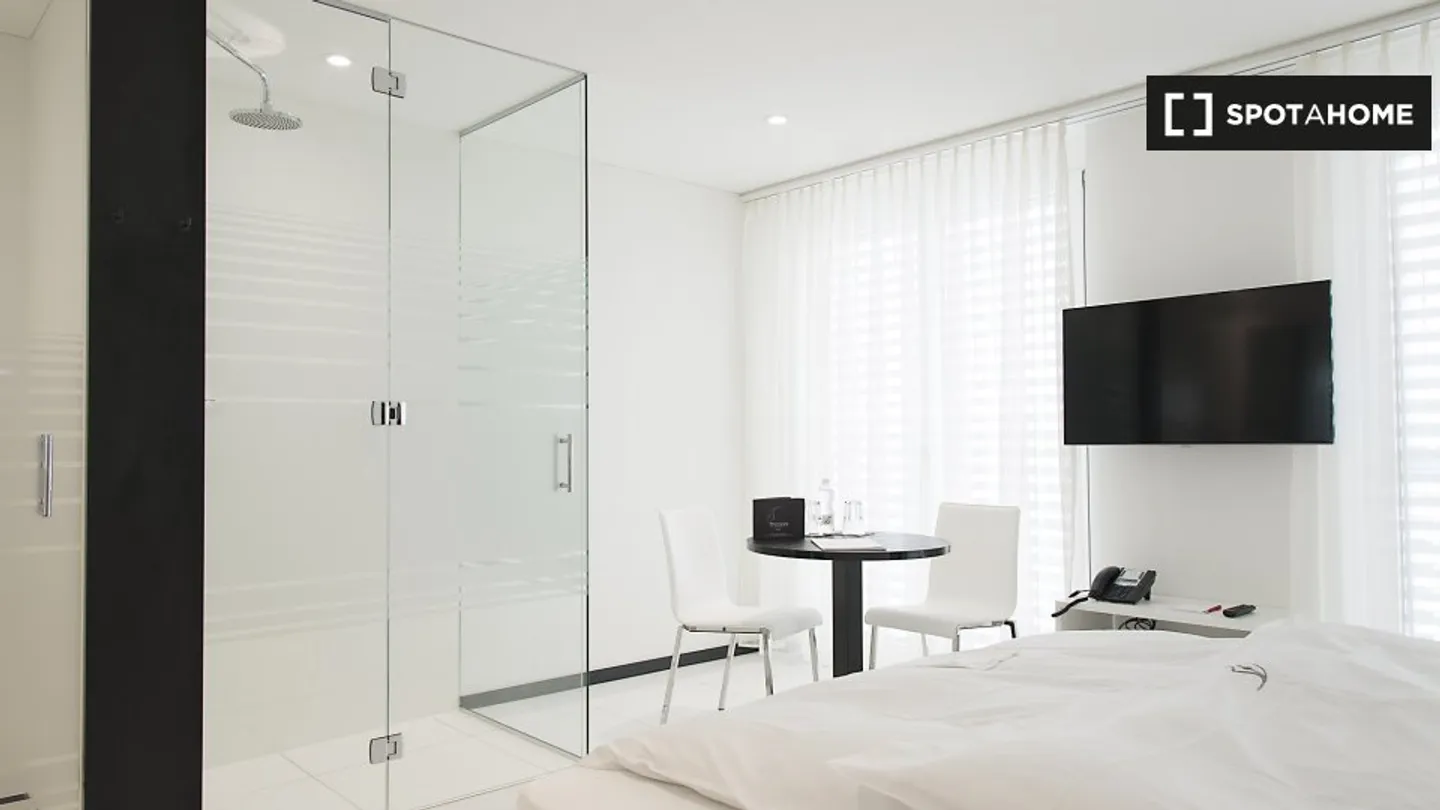 Studio for rent - Photo 1 of 6