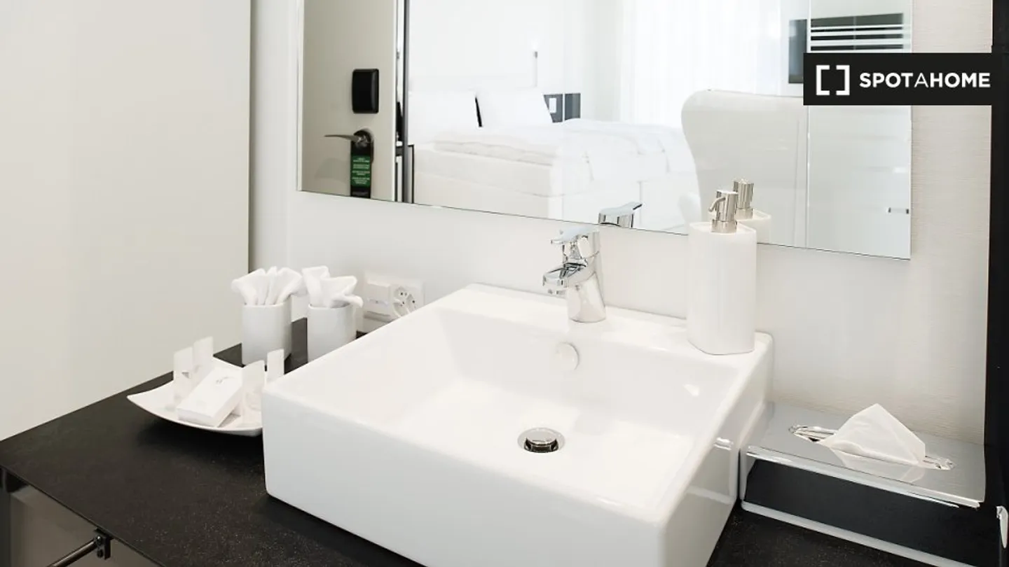 Studio for rent - Photo 6 of 6