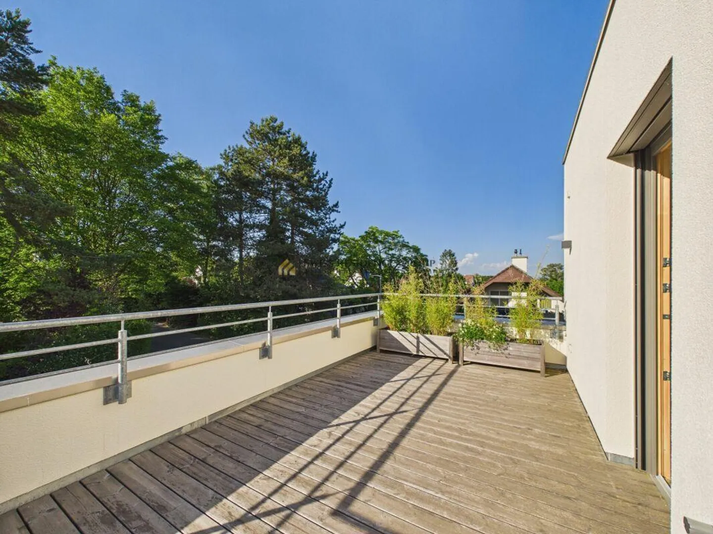 Appartement en attique en duplex de 3,5 pièces avec terrasse sur le toit ensoleillée de 46 m2 - Photo 19 sur 21