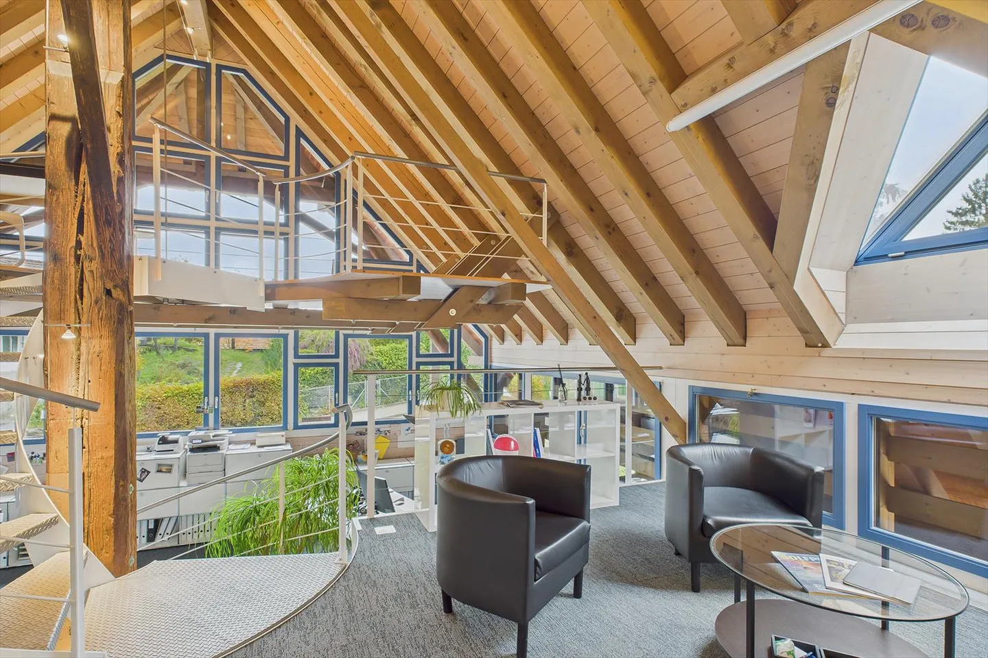 Mixed building - Photo 11 of 13