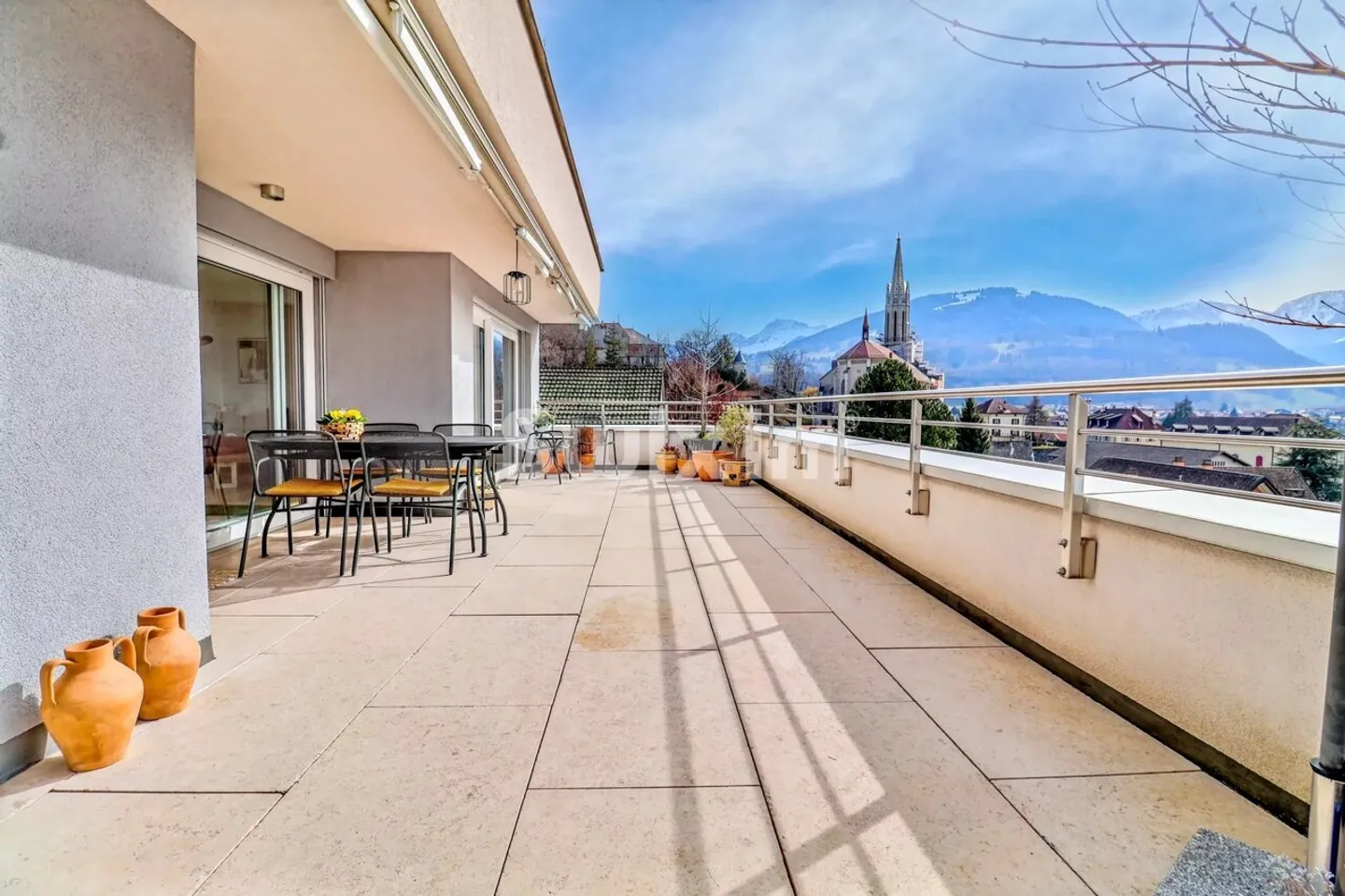 Charmante Penthouse in Châtel-St-Denis - Foto 2 von 8