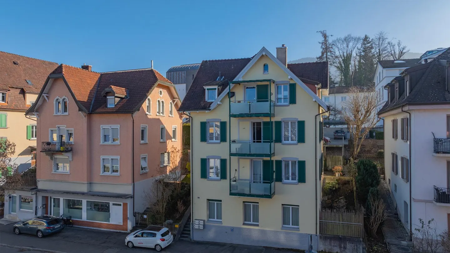 Modern 3.5-room apartment in a charming 4-party house with balcony - Photo 11 of 12