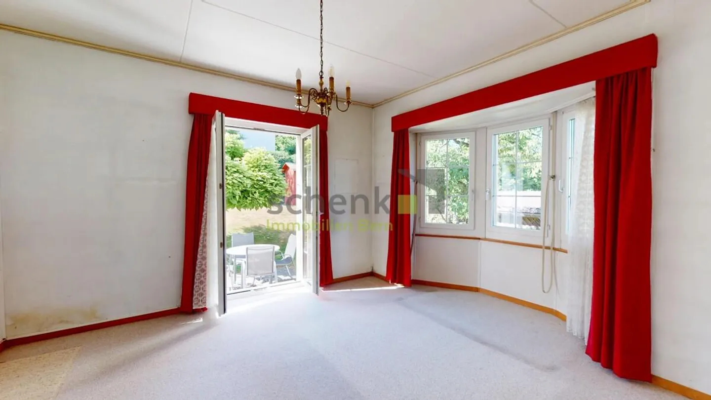 Charming Family House with Garden - Photo 8 of 18