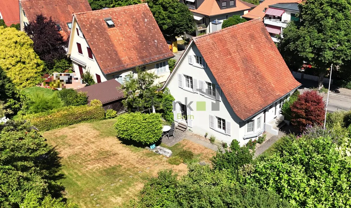 Charming Family House with Garden - Photo 3 of 18