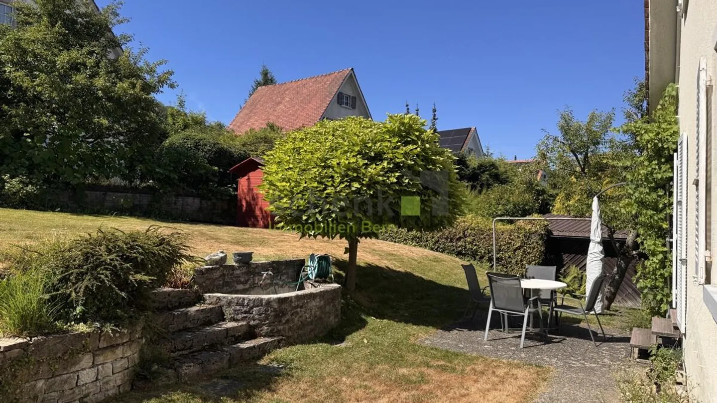 Charming Family House with Garden - Photo 6 of 18