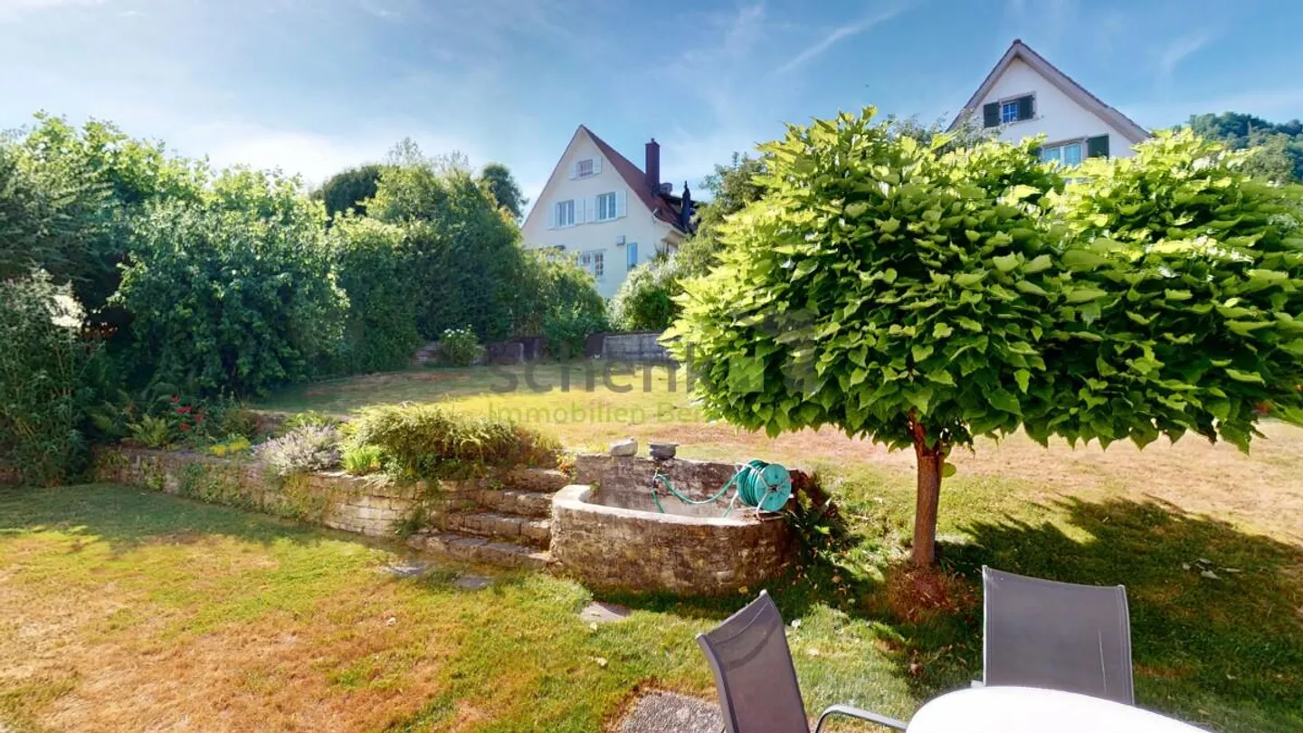 Charming Family House with Garden - Photo 7 of 18