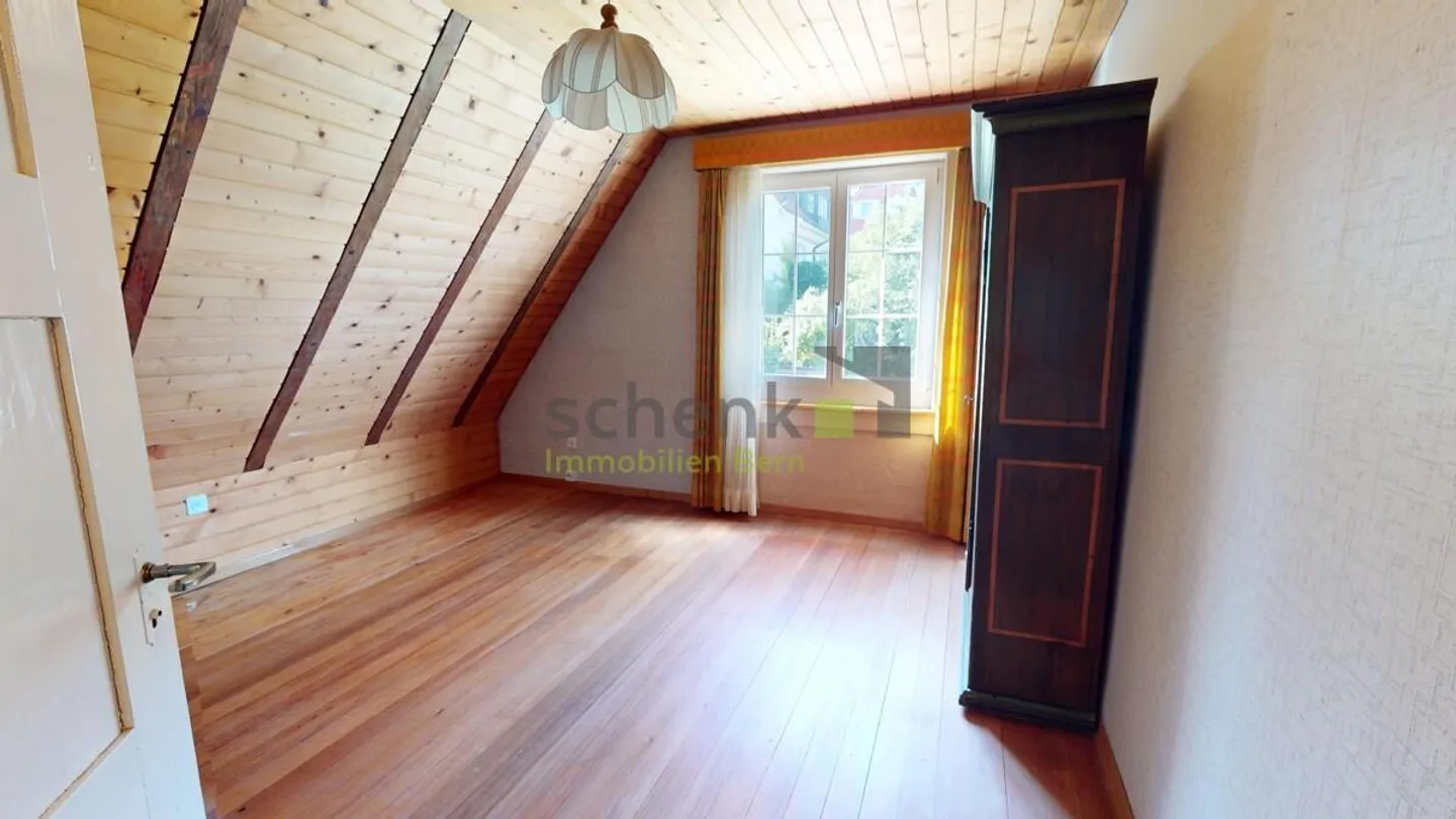 Charming Family House with Garden - Photo 12 of 18