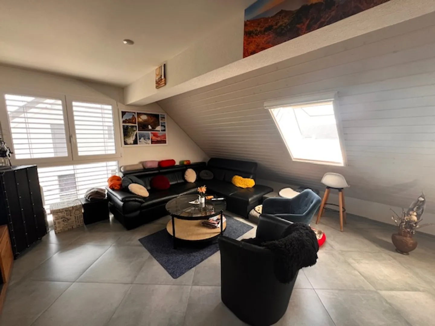 Almost new penthouse apartment with terrace in Villars-le-Terroir - Photo 3 of 13