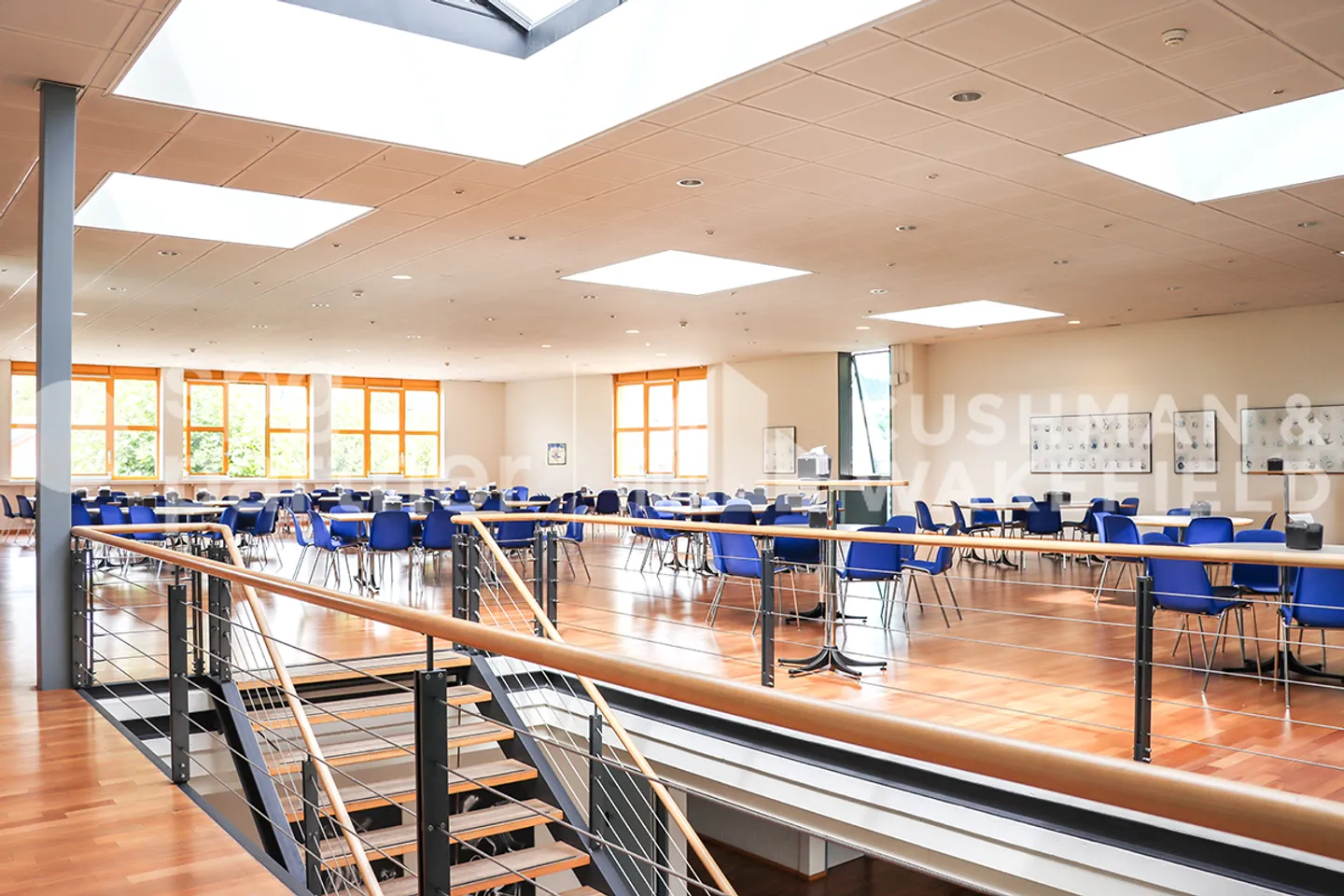 STAND 63 - Spazi per aziende innovative nel centro del Giura - Foto 6 di 10