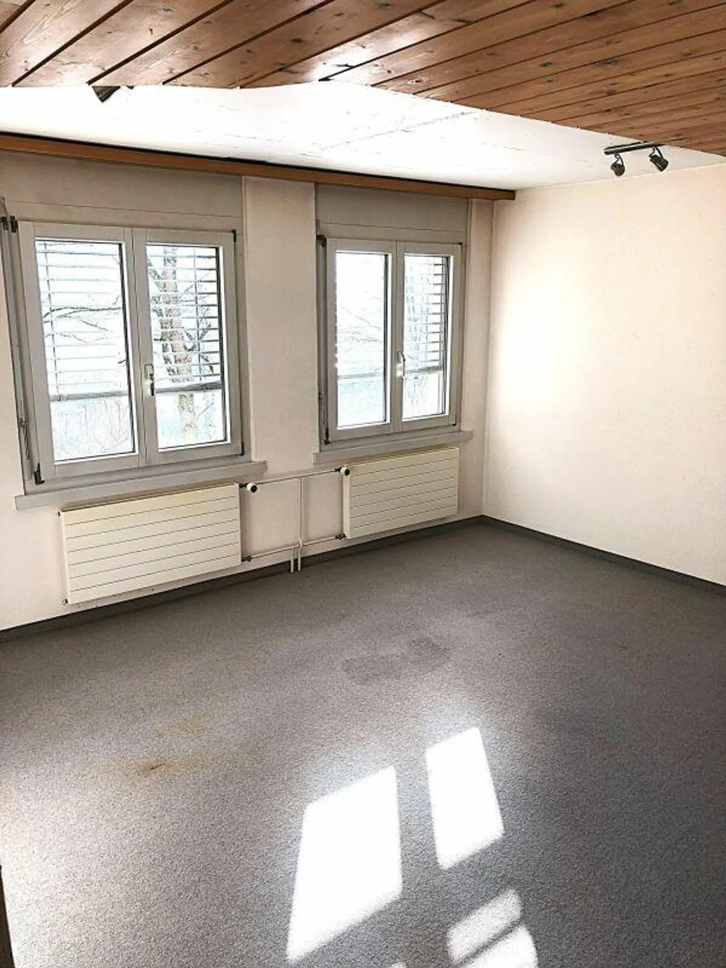 Commercial space near the center - Photo 1 of 6
