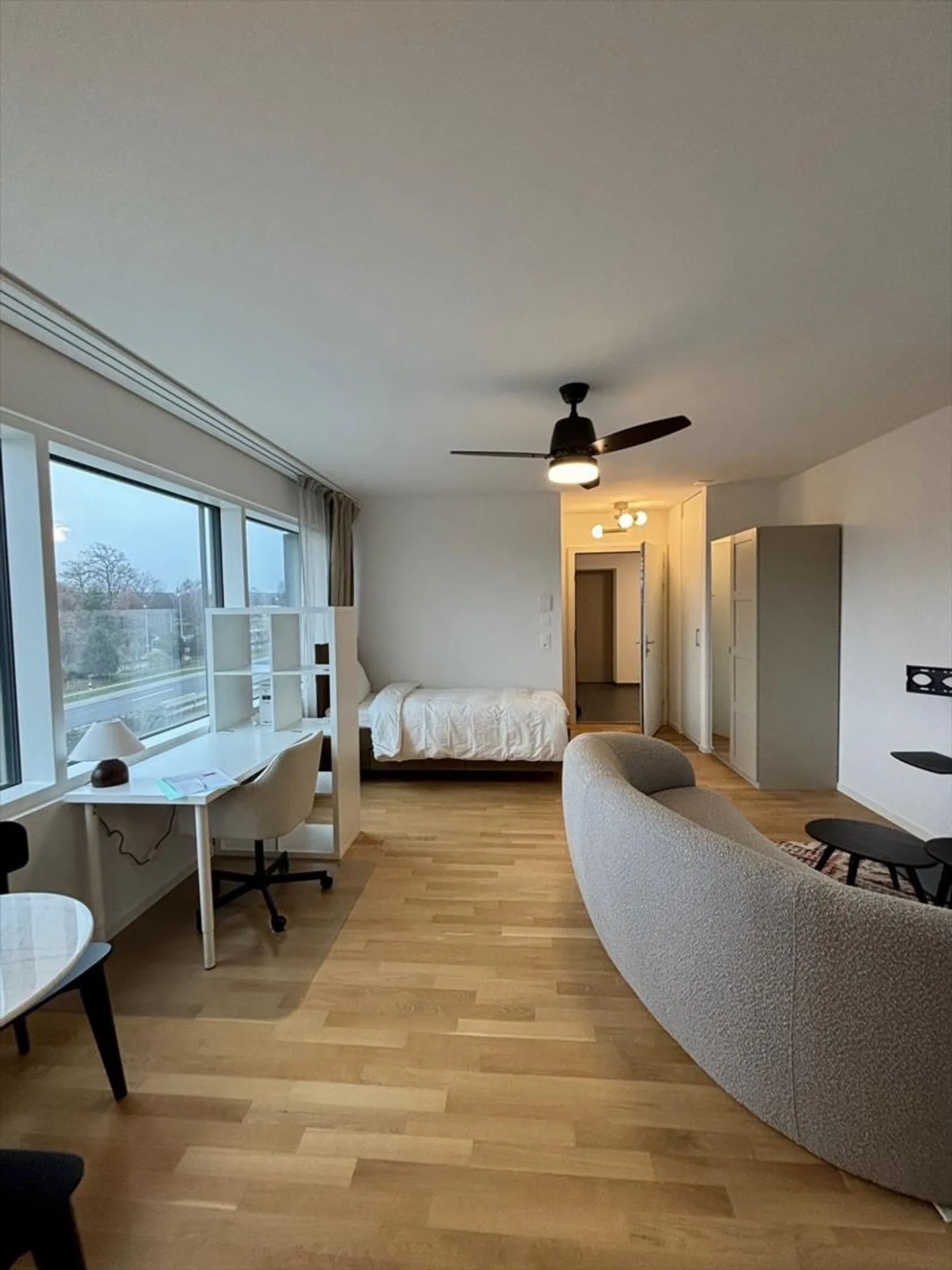 Magnificent furnished studio in the heart of the Quartier En Dorigny near EPFL - Photo 2 of 9