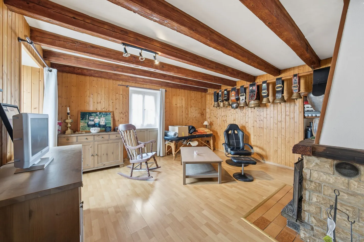 Charming village house to renovate - Photo 5 of 12