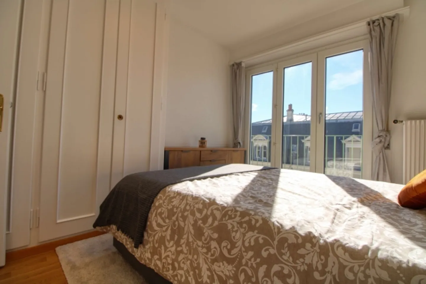 Shared penthouse in the center of Lausanne - Photo 2 of 13