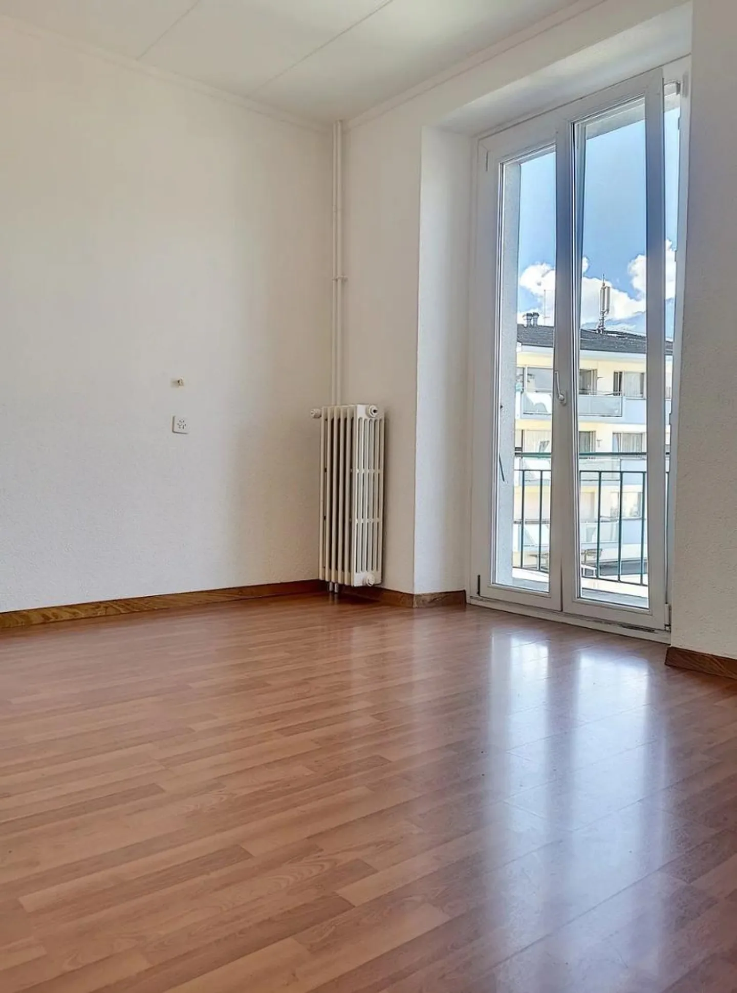 Charmant Appartement 2 Pièces - Photo 3 sur 6