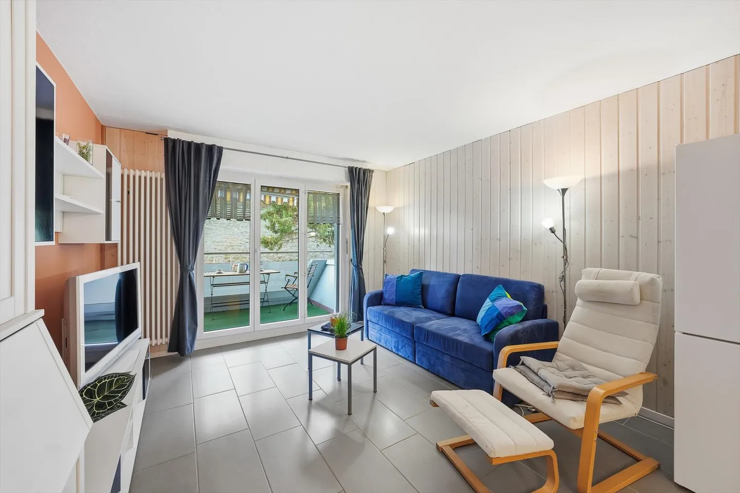 Fully furnished 2.5 room apartment - Photo 2 of 11