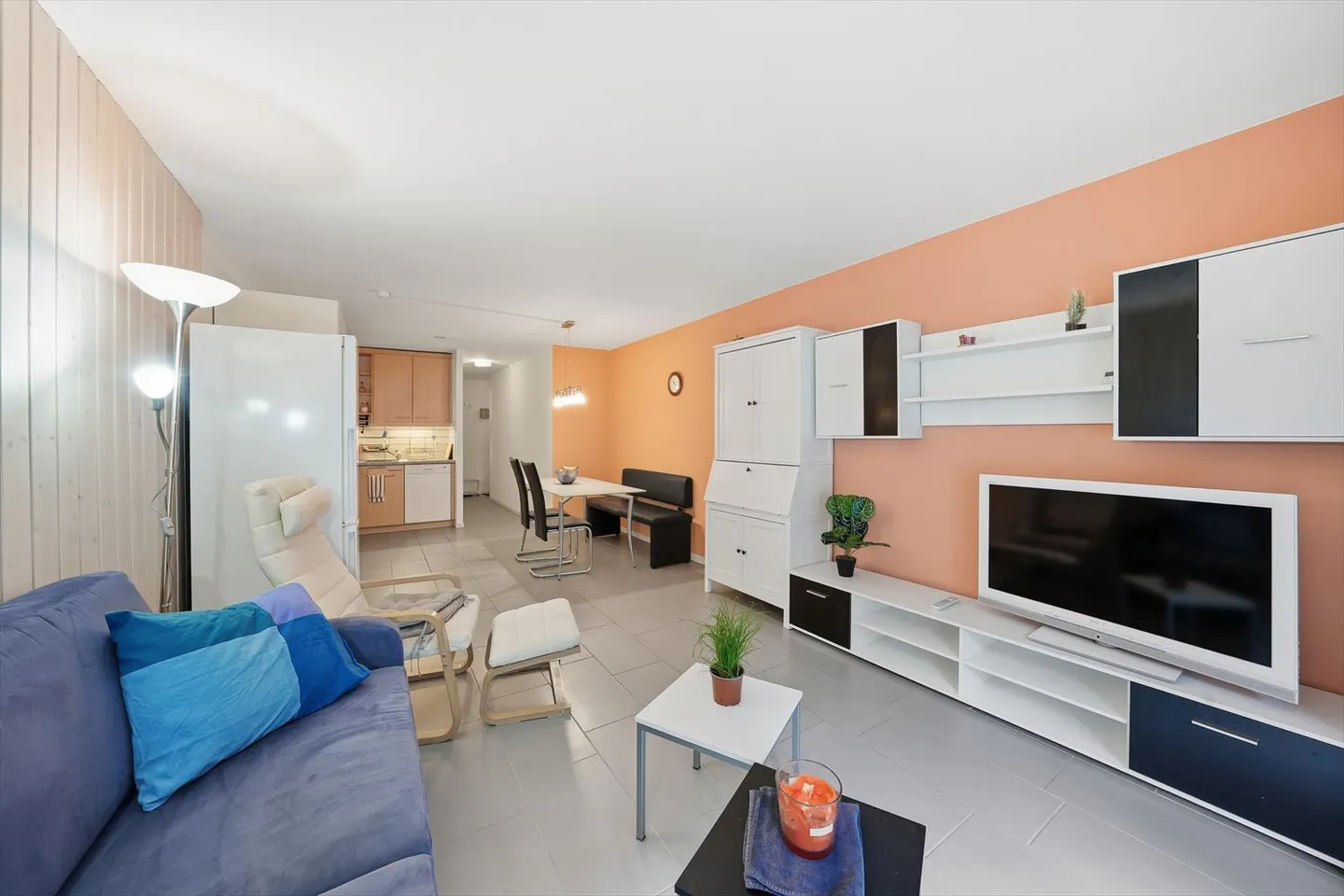 Fully furnished 2.5 room apartment - Photo 4 of 11