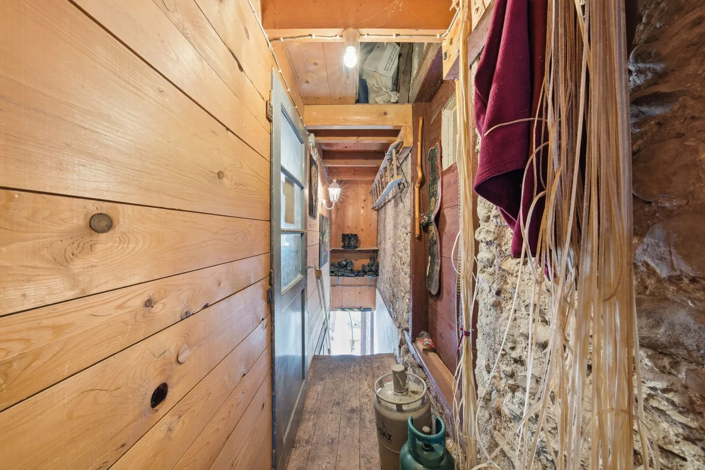 Charming village house to renovate - Photo 11 of 12