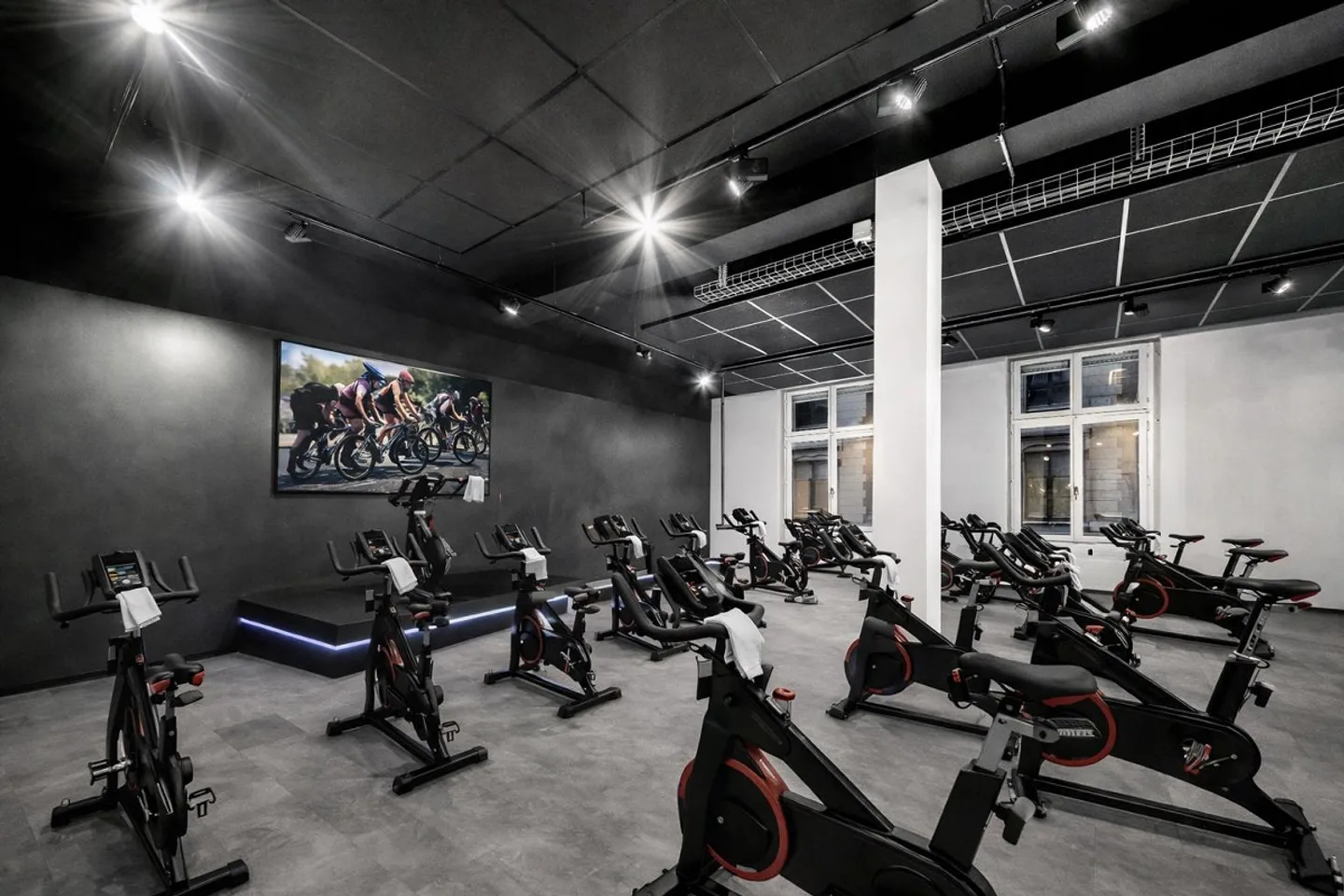 Your new business address on Freie Strasse - Photo 2 of 6