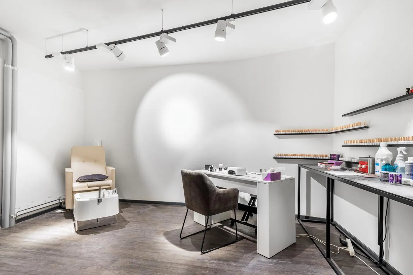 Your new business address on Freie Strasse - Photo 5 of 6