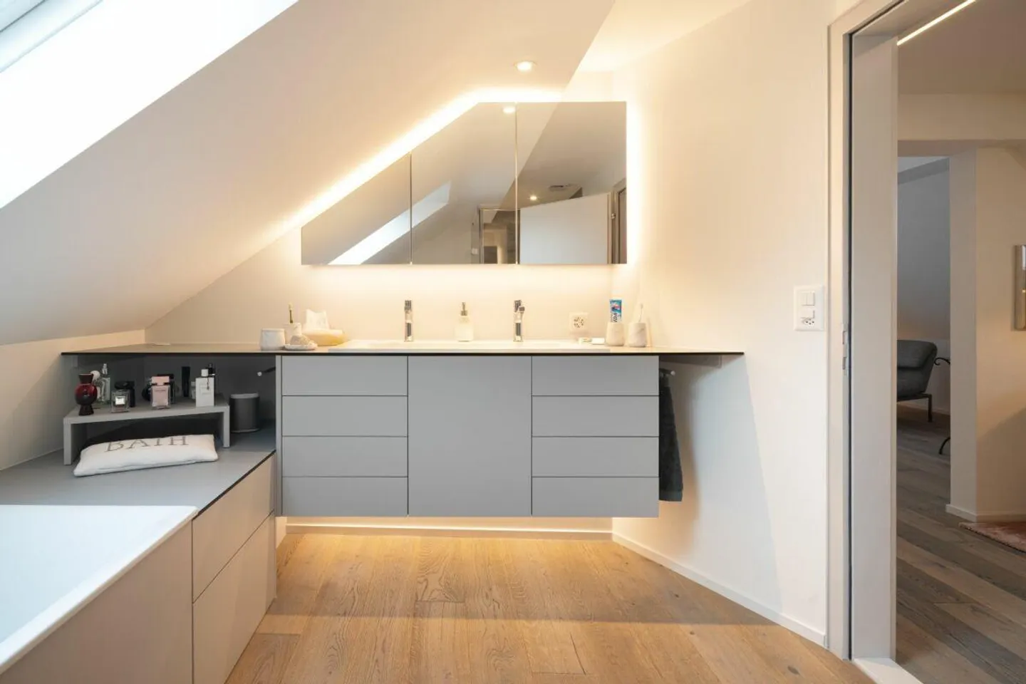 Exclusive and spacious 5.5 Z' penthouse apartment in the village center - Photo 6 of 14