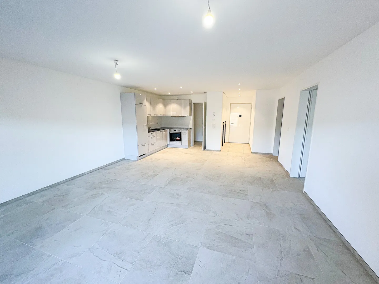 Moderne 2.5-Zimmer-Wohnung - Foto 3 von 9