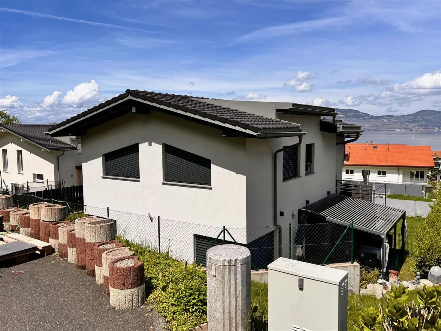 Maison contiguë 4.5 pièces - Photo 1 sur 13