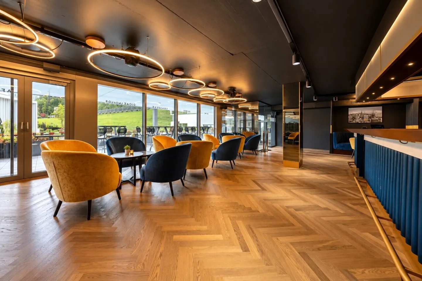 Exclusive bar and lounge area in Pfäffikon SZ - high quality finish! - Photo 5 of 22
