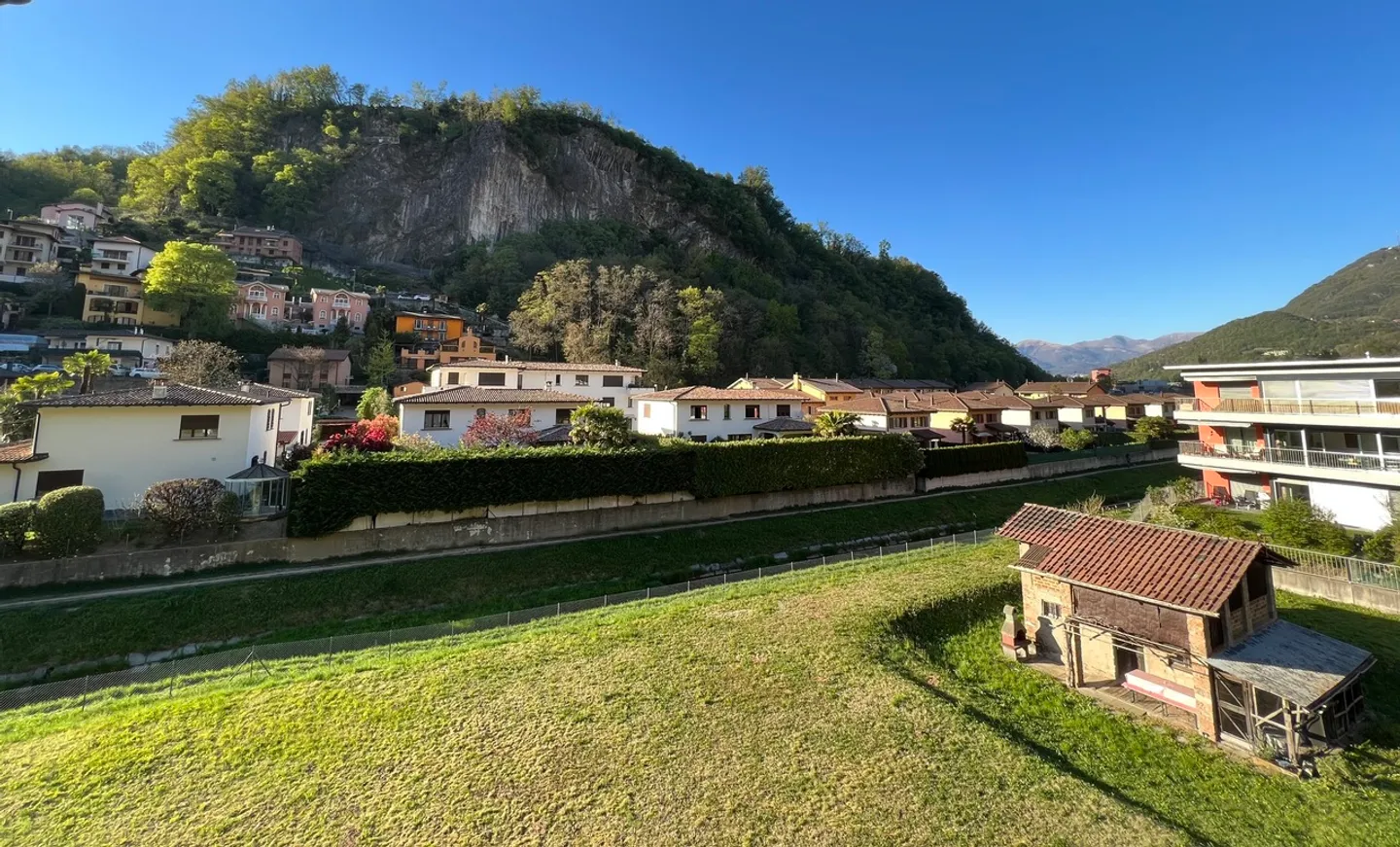 ZU VERKAUFEN EINKOMMENSIMMOBILIE MIT BAULAND - BARBENGO (LUGANO) - Foto 5 von 6