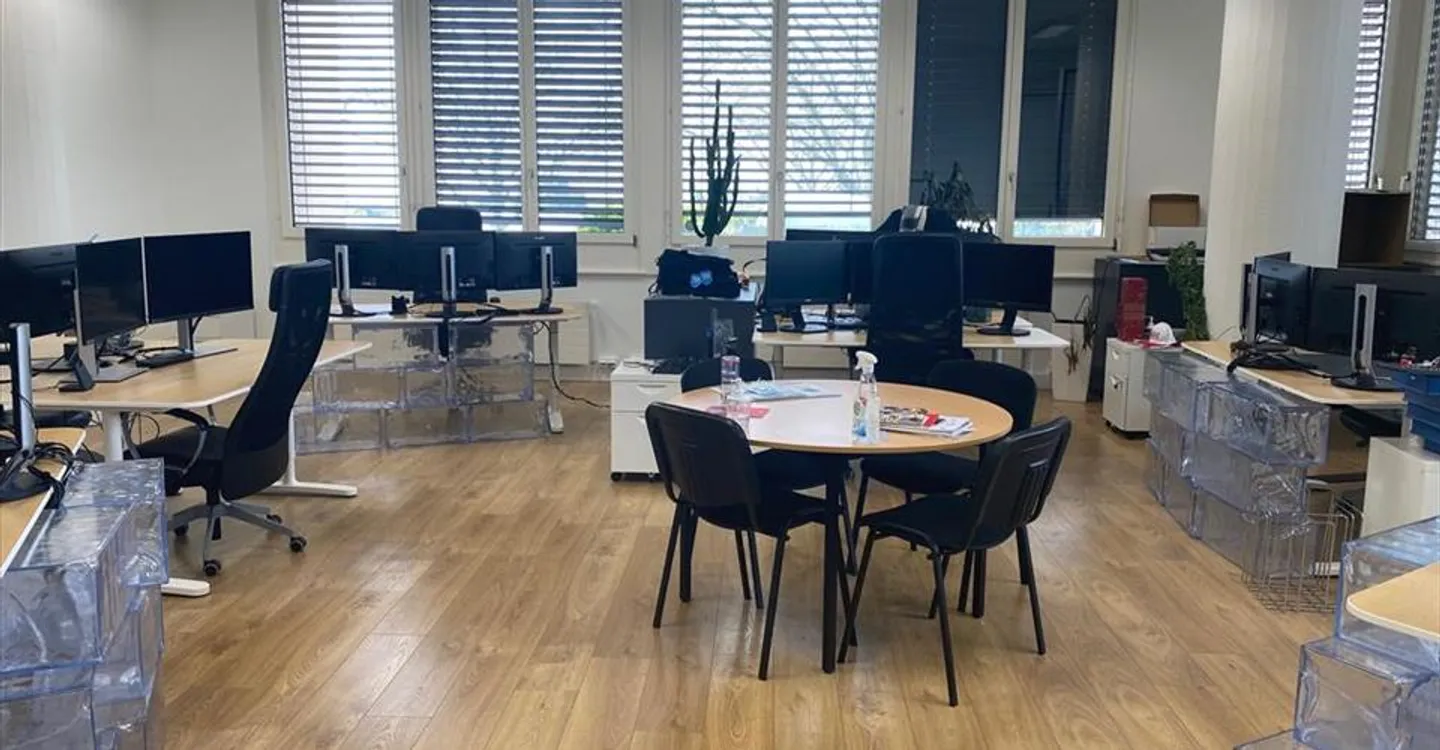 Office space for rent - Photo 5 of 12