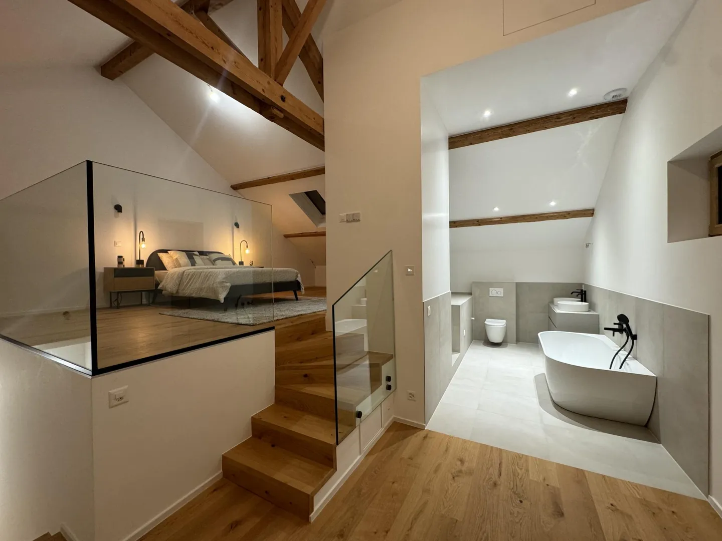 Casa completamente ristrutturata di 5,5 stanze in esclusiva - - Foto 3 di 5