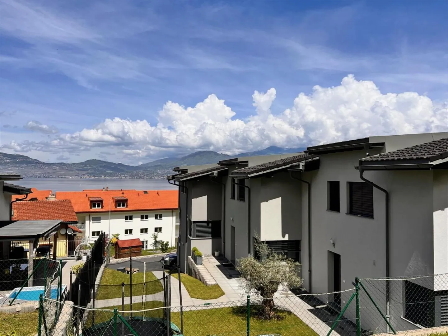 Maison contiguë 4.5 pièces - Photo 3 sur 13