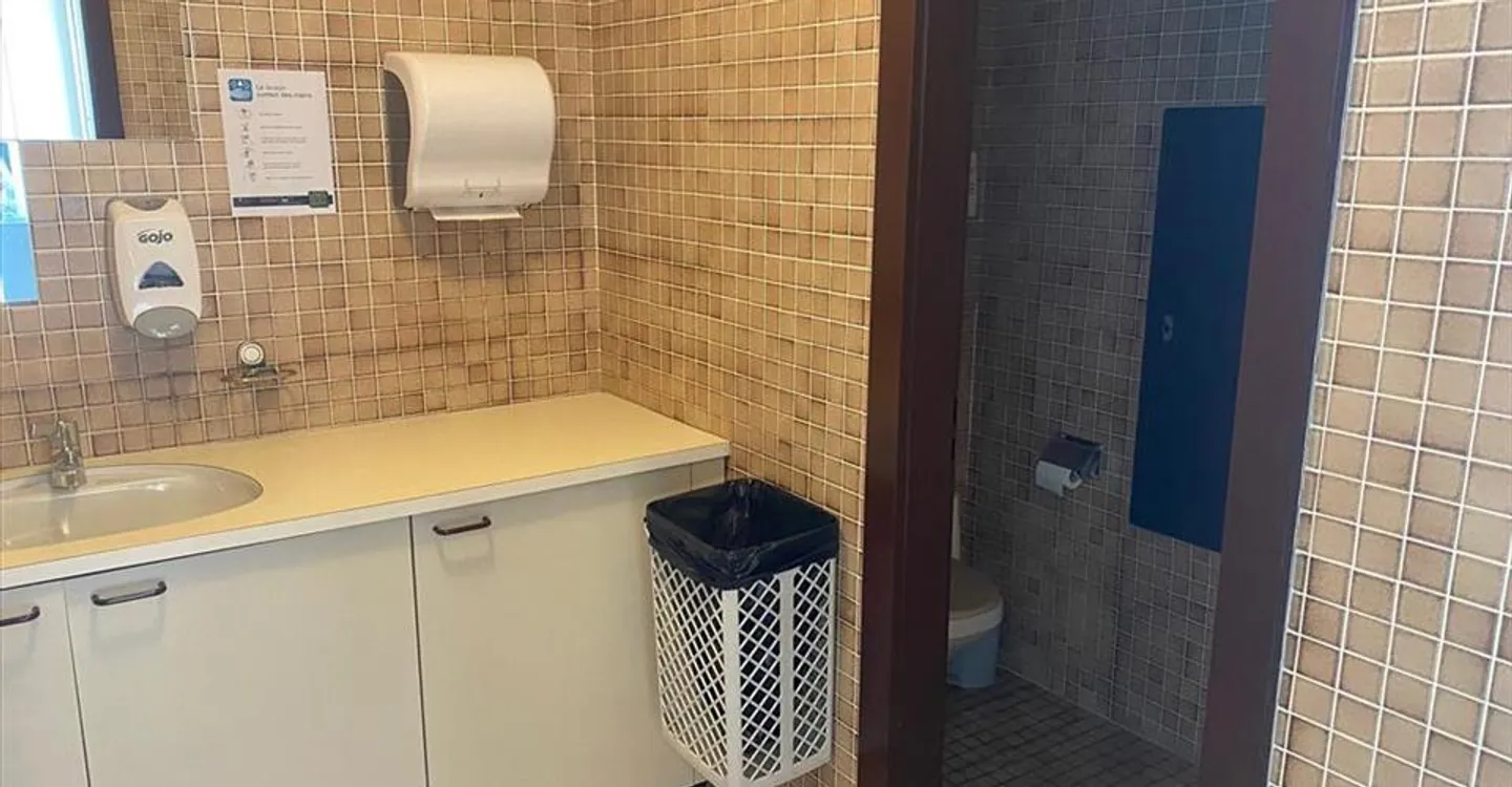 Office space for rent - Photo 9 of 12