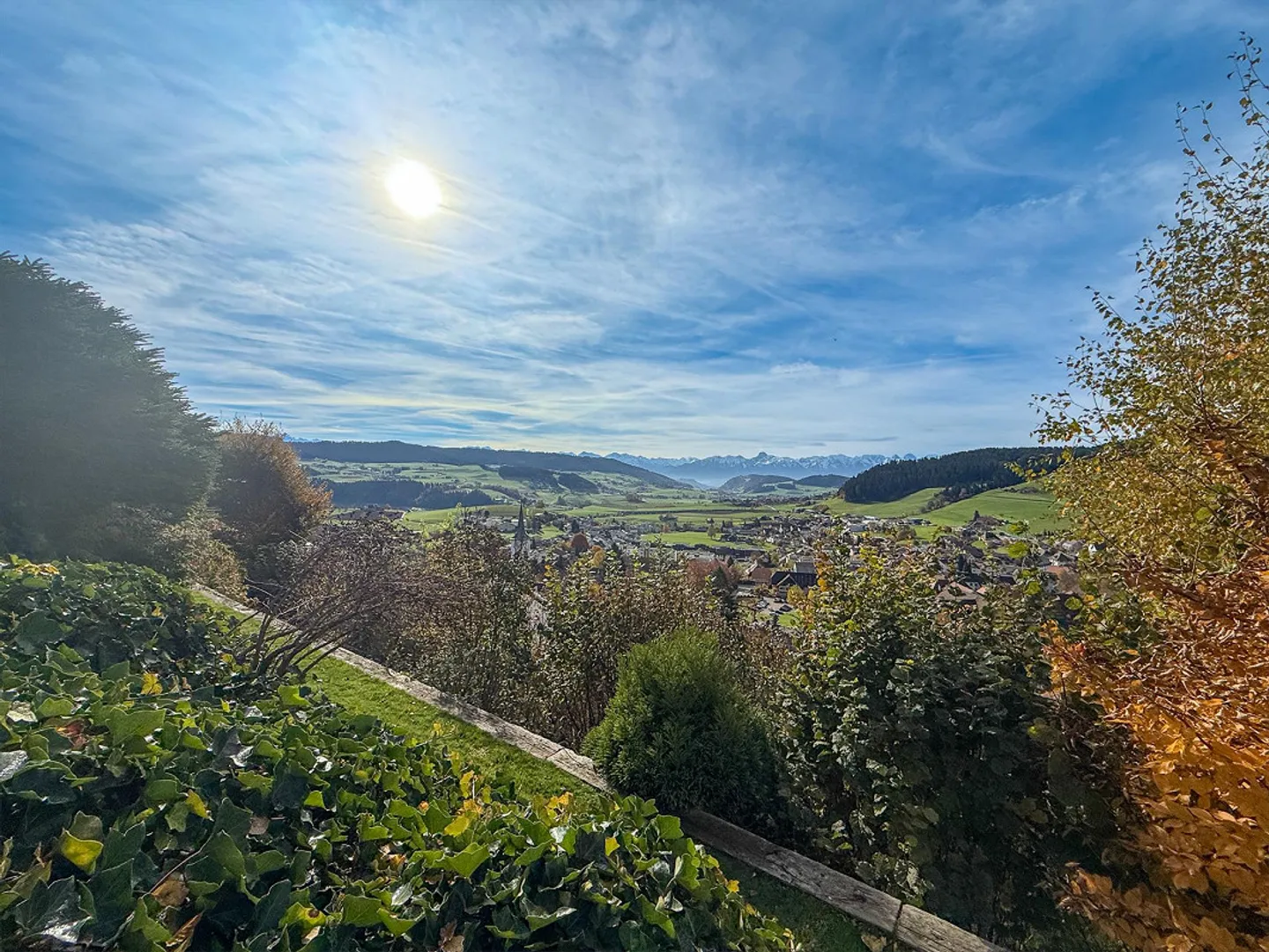 Charming 4.5-room single-family house with mountain view in Grosshoechstetten - Photo 8 of 27