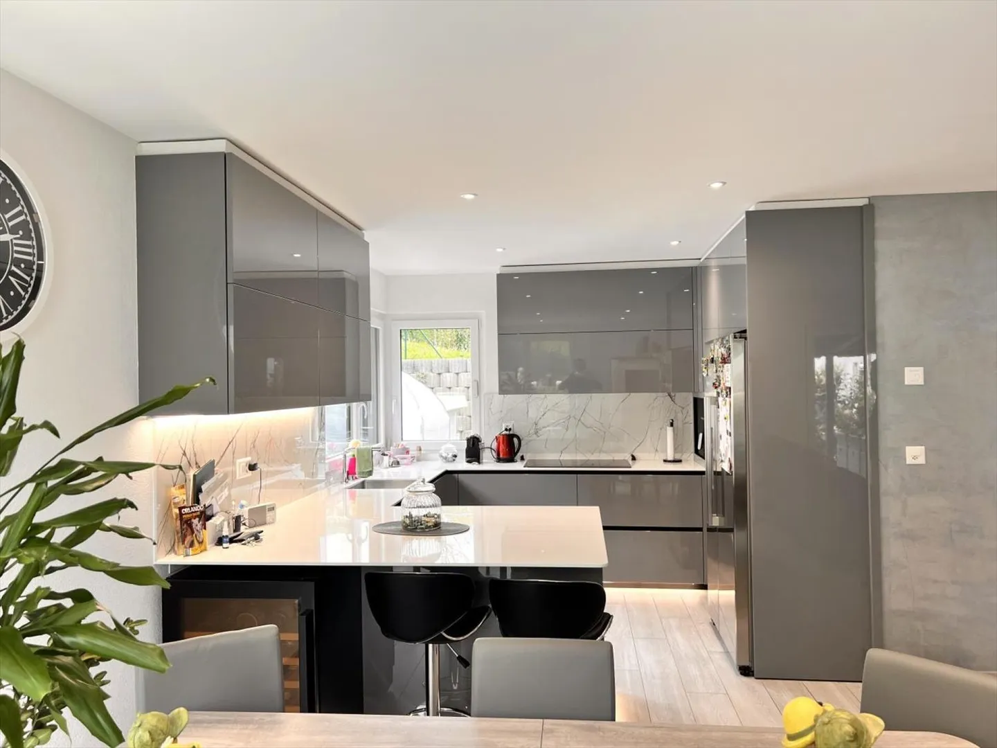 Maison contiguë 4.5 pièces - Photo 4 sur 13