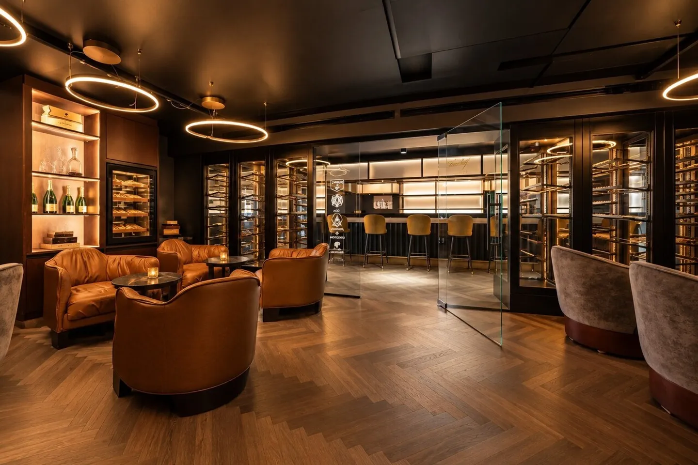 Exclusive bar and lounge area in Pfäffikon SZ - high quality finish! - Photo 18 of 22