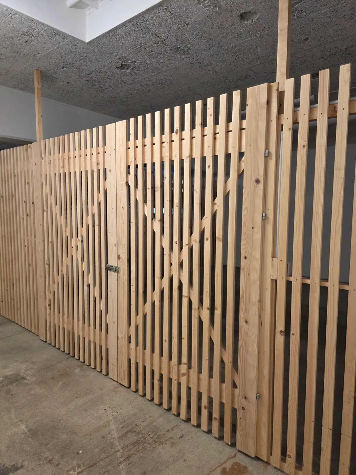 Grand espace de cave/de stockage à louer immédiatement - Photo 2 sur 8